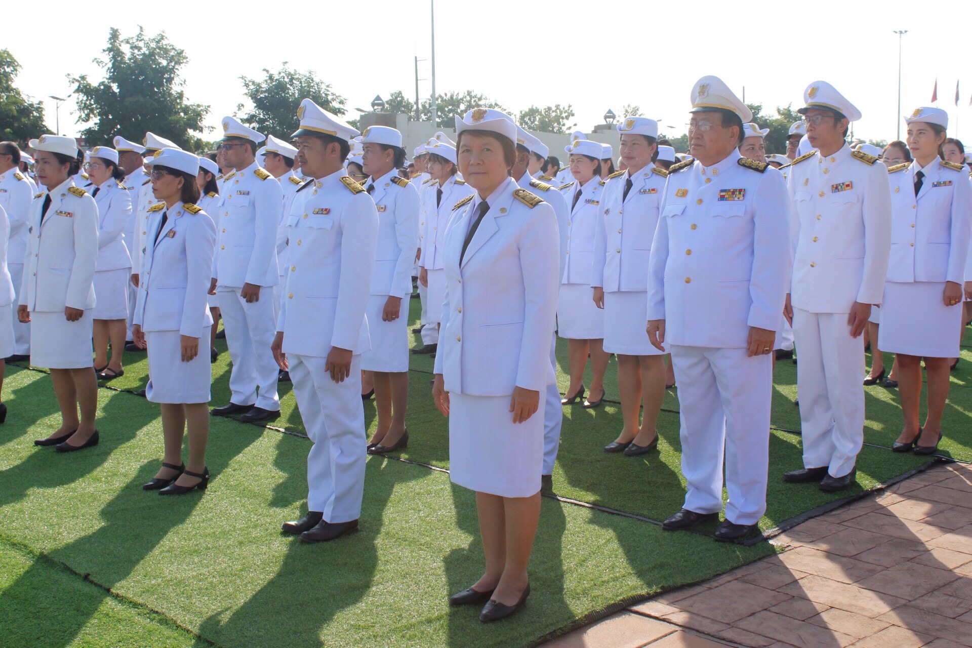 พช.หนองคาย ร่วมพิธีวางพวงมาลาและถวายบังคม เนื่องในวันคล้ายวันสวรรคต พระบาทสมเด็จพระปรมินทรมหาภูมิพลอดุลยเดช บรมนาถบพิตร