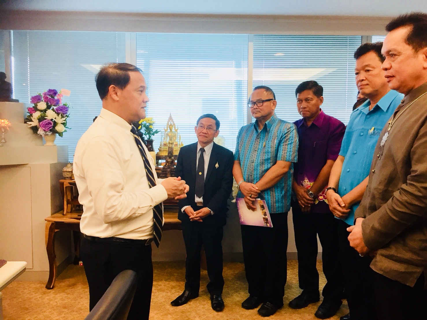 พช.หนองคาย คารวะ อพช.คนใหม่ “ท่านนิสิต จันทร์สมวงศ์