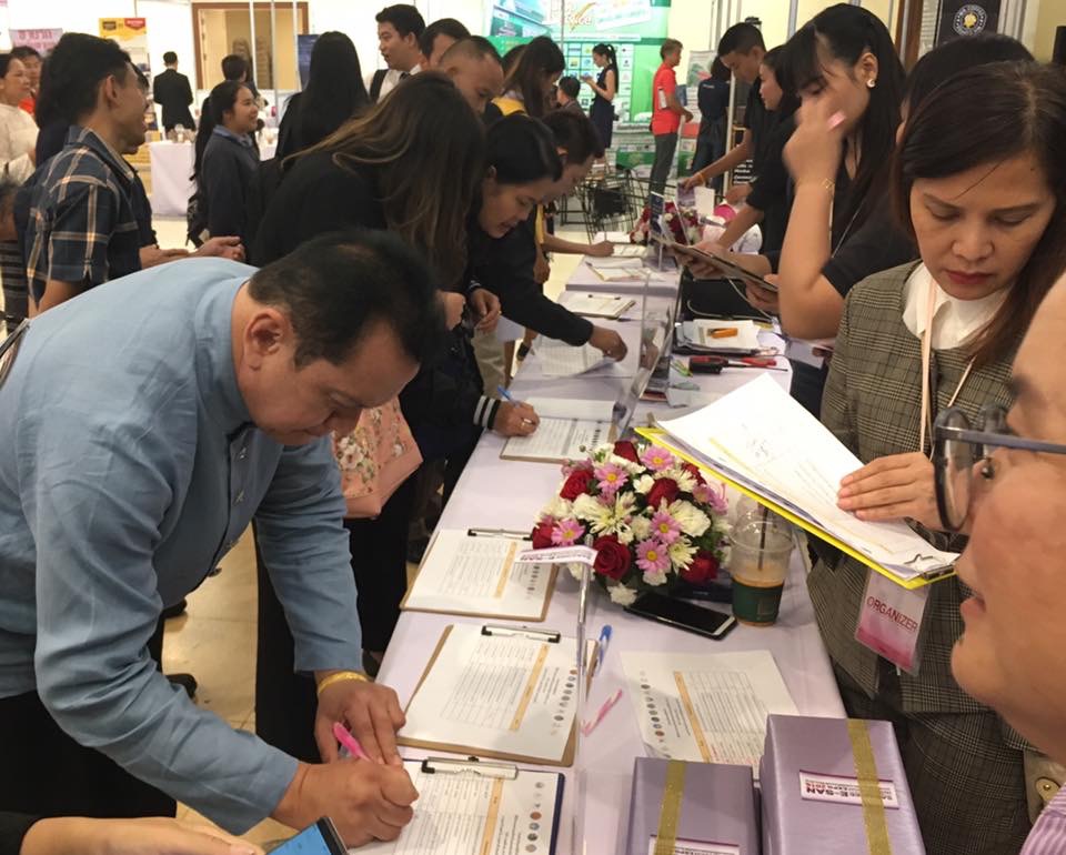 พัฒนาการจังหวัดหนองคายร่วมพิธีเปิดมหกรรมเครื่องจักรและเทคโนโลยีสบายดี อีสาน 2018