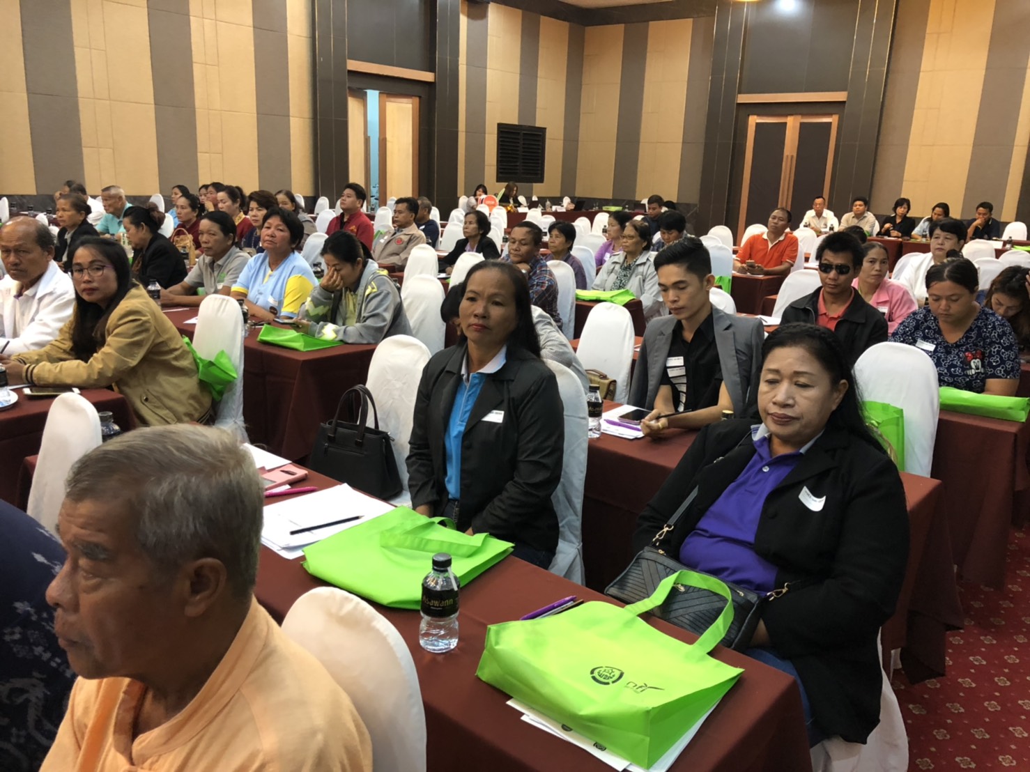 พจ.หนองคาย เป็นประธานเปิดโครงการประชุมเชิงปฏิบัติการการพัฒนาและยกระดับมาตรฐานผลิตภัณฑ์ OTOP กิจกรรมที่ 9 ยกระดับมาตรฐานผลิตภัณฑ์ OTOP กลุ่มปรับตัวสู่การพัฒนา (กลุ่ม D)