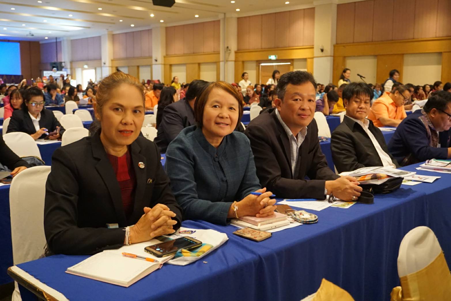 พัฒนาการจังหวัดหนองคาย พร้อมด้วย หัวหน้ากลุ่ม/หัวหน้าฝ่าย พัฒนาการอำเภอและนักวิชาการจังหวัดเข้าร่วมการประชุมเชิงปฏิบัติการตรวจติดตามผลการดำเนินงานของหน่วยงานตรวจรับรายไตรมาสครั้งที่ 1 /2562