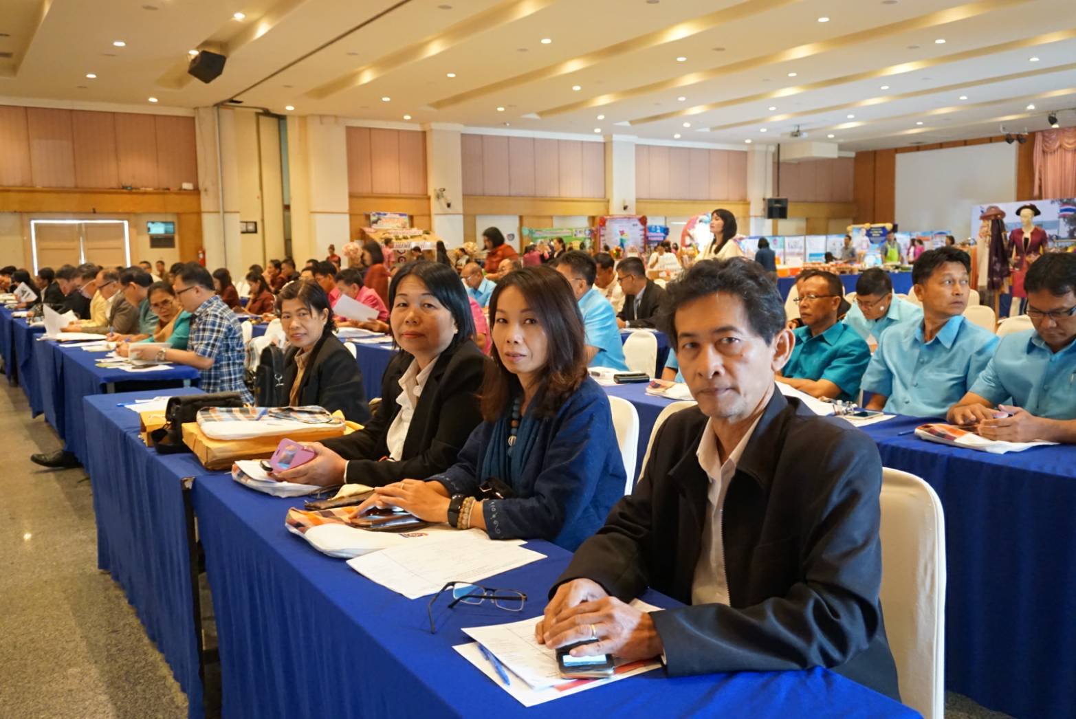 พัฒนาการจังหวัดหนองคาย พร้อมด้วย หัวหน้ากลุ่ม/หัวหน้าฝ่าย พัฒนาการอำเภอและนักวิชาการจังหวัดเข้าร่วมการประชุมเชิงปฏิบัติการตรวจติดตามผลการดำเนินงานของหน่วยงานตรวจรับรายไตรมาสครั้งที่ 1 /2562