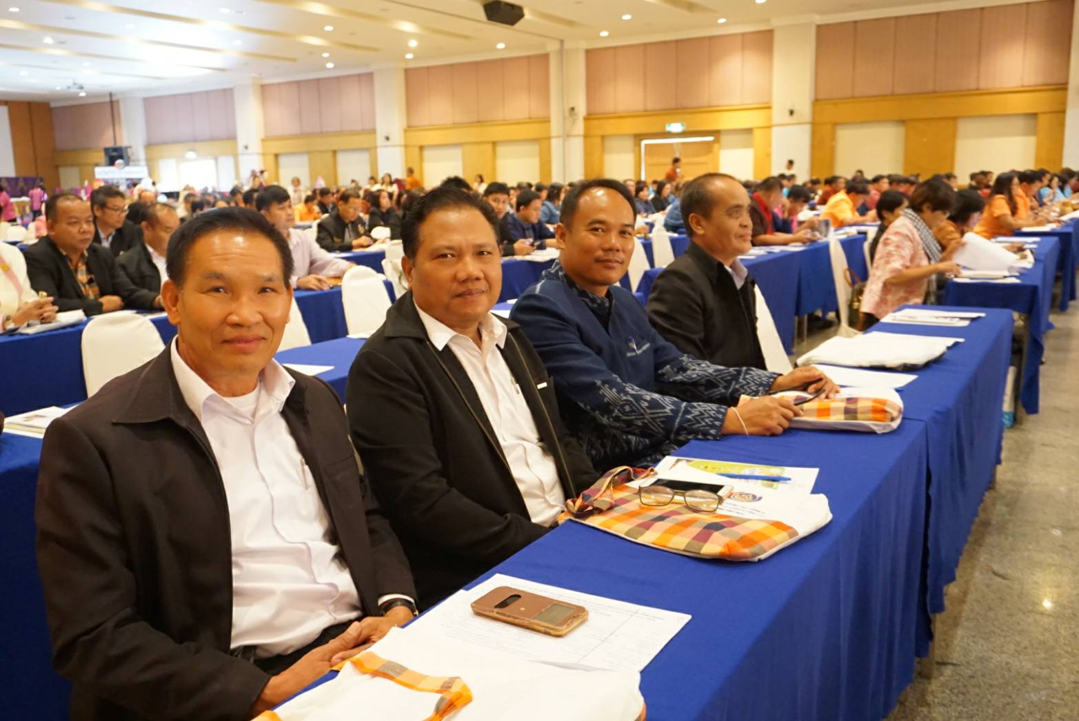 พัฒนาการจังหวัดหนองคาย พร้อมด้วย หัวหน้ากลุ่ม/หัวหน้าฝ่าย พัฒนาการอำเภอและนักวิชาการจังหวัดเข้าร่วมการประชุมเชิงปฏิบัติการตรวจติดตามผลการดำเนินงานของหน่วยงานตรวจรับรายไตรมาสครั้งที่ 1 /2562