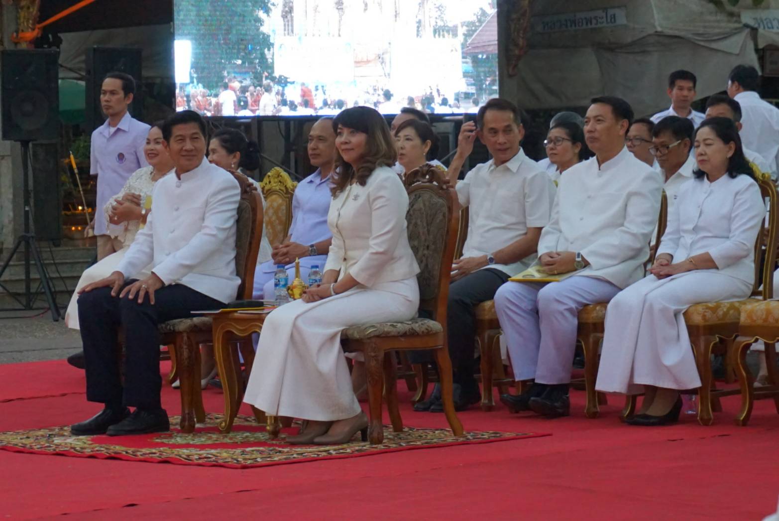 พช.หนองคาย ร่วมในพิธีเจริญพระพุทธมนต์เฉลิมพระเกียรติถวายพระพรชัยมงคลแด่ สมเด็จพระเจ้าอยู่หัวมหาวชิราลงกรณ บดินทรเทพยวรางกูร และสมเด็จพระนางเจ้าสิริกิติ์ พระบรมราชินีนาถ ในรัชกาลที่ ๙