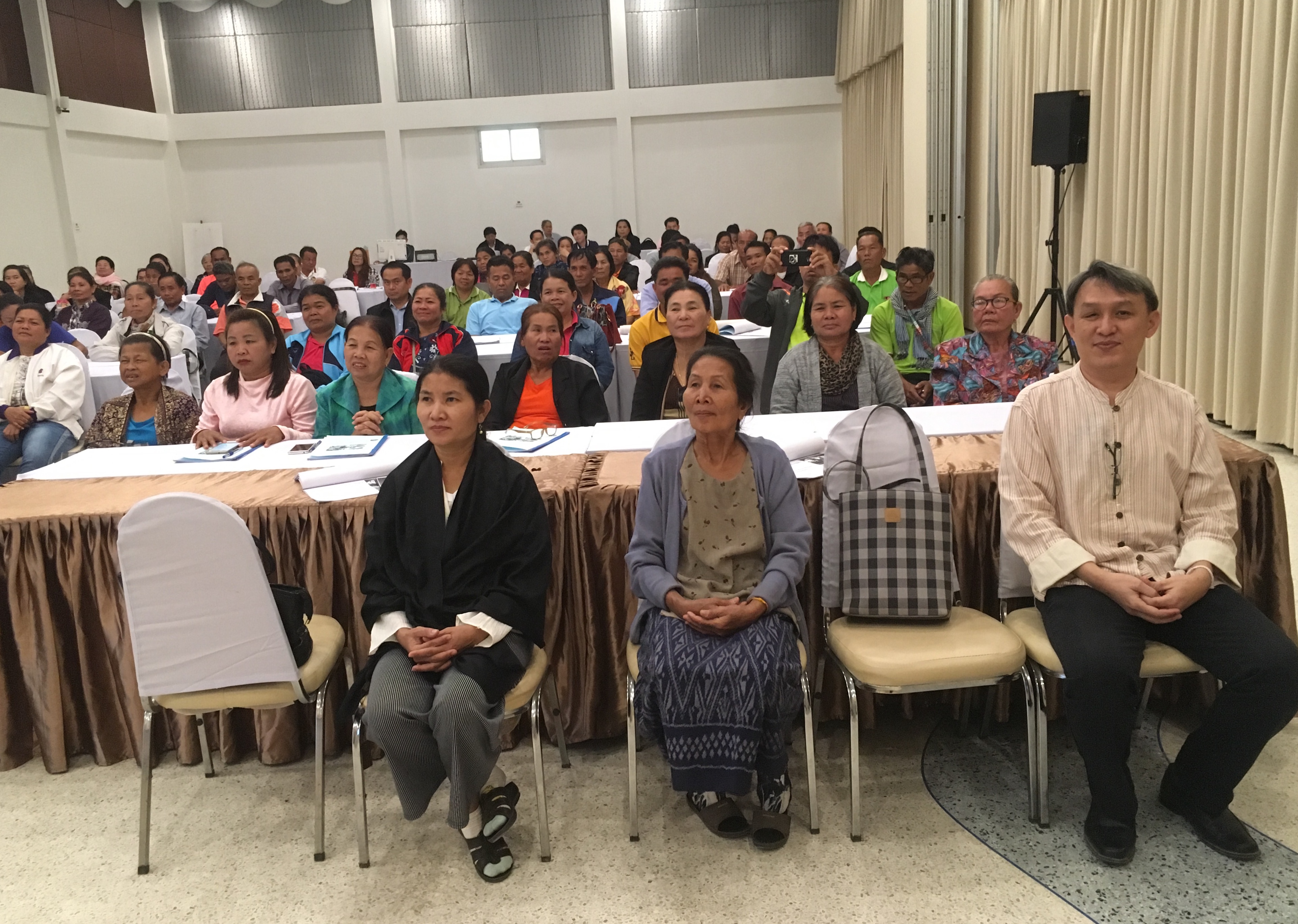 พัฒนาการจังหวัดหนองคาย พบปะชุมชนท่องเที่ยว ตามโครงการยกระดับการท่องเที่ยวเชิงประเพณีวัฒนธรรม (ภาคตะวันออกเฉียงเหนือ) กิจกรรมย่อย การประชุมเชิงปฏิบัติการถ่ายทอดประสบการณ์และทดสอบโปรแกรมการท่องเที่ยวของผู้ประกอบการ