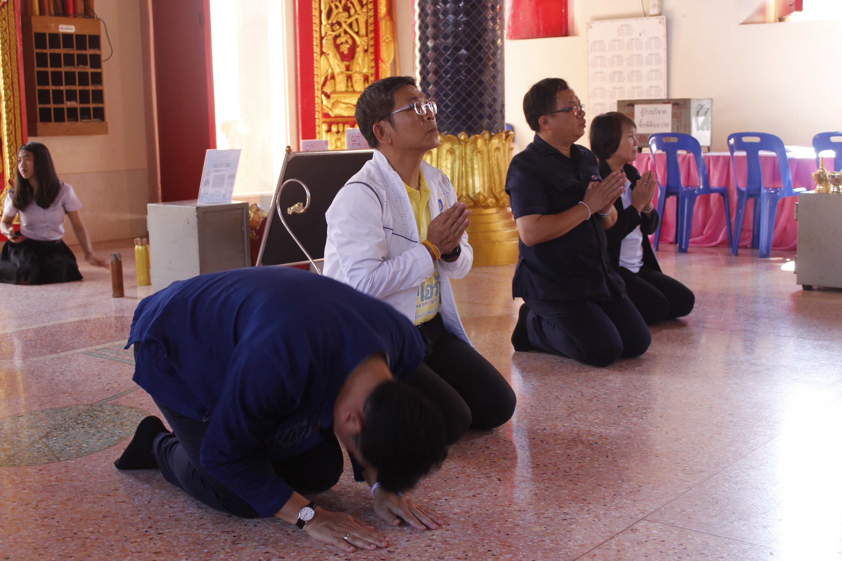 ผู้ตรวจฯ กรม พช. สักการะ หลวงพ่อองค์ตื้อ