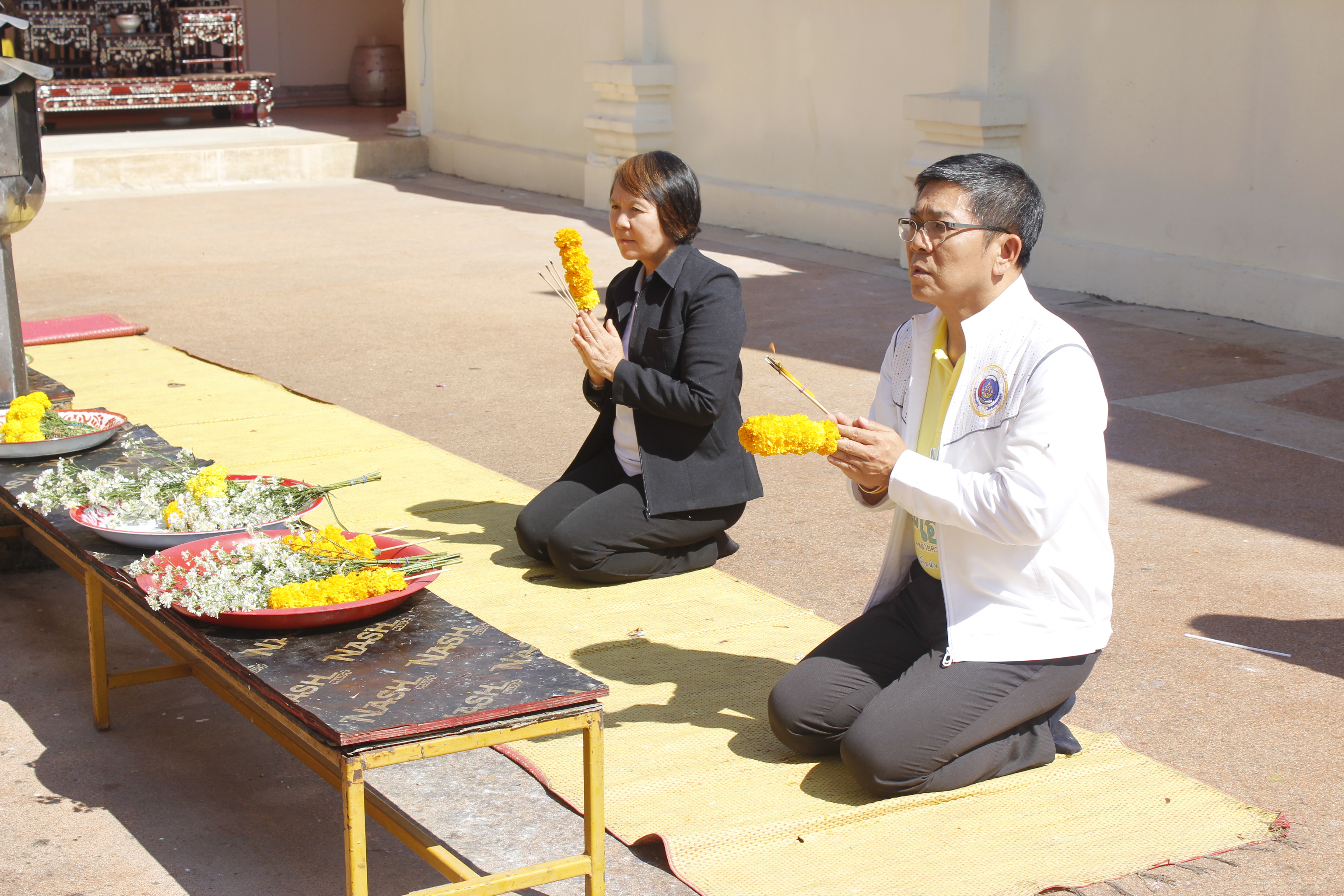 ผู้ตรวจฯ กรม พช. สักการะ หลวงพ่อองค์ตื้อ