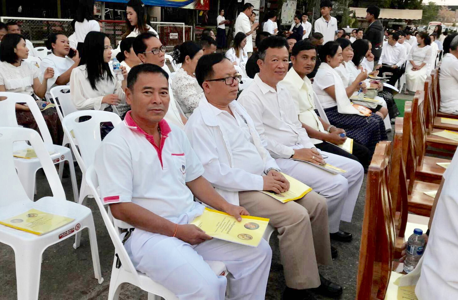 พช.หนองคาย ร่วมในพิธีเจริญพระพุทธมนต์เฉลิมพระเกียรติถวายพระพรชัยมงคลแด่ สมเด็จพระเจ้าอยู่หัวมหาวชิราลงกรณ บดินทรเทพยวรางกูร และสมเด็จพระนางเจ้าสิริกิติ์ พระบรมราชินีนาถ ในรัชกาลที่ ๙
