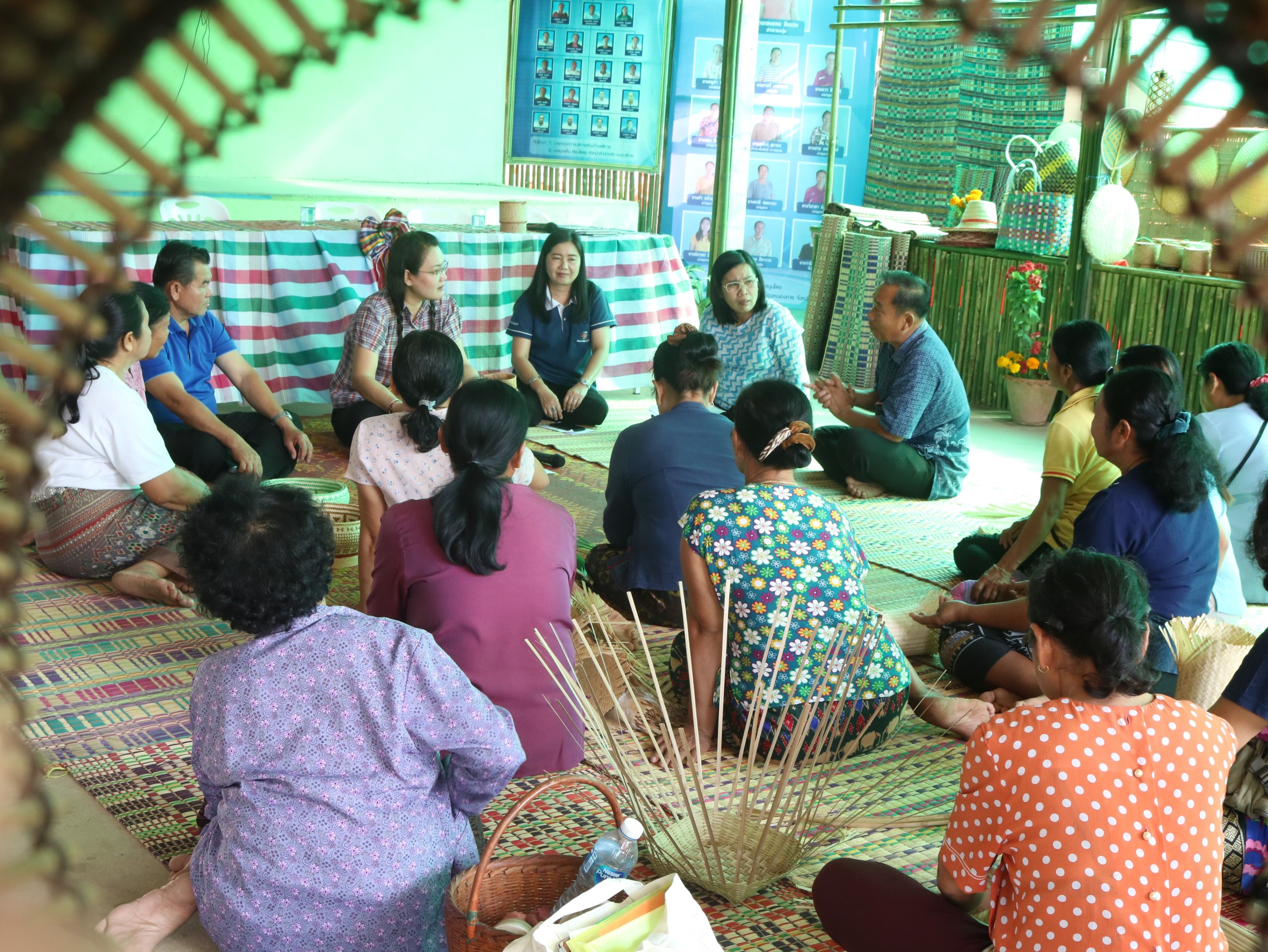 กรมการพัฒนาชุมชน เก็บข้อมูลและถ่ายทำวีดีทัศน์การดำเนินงานกลุ่มจักสานบ้านบง หมู่ที่ 4 ตำบลสีกาย อำเภอเมืองหนองคาย จังหวัดหนองคาย