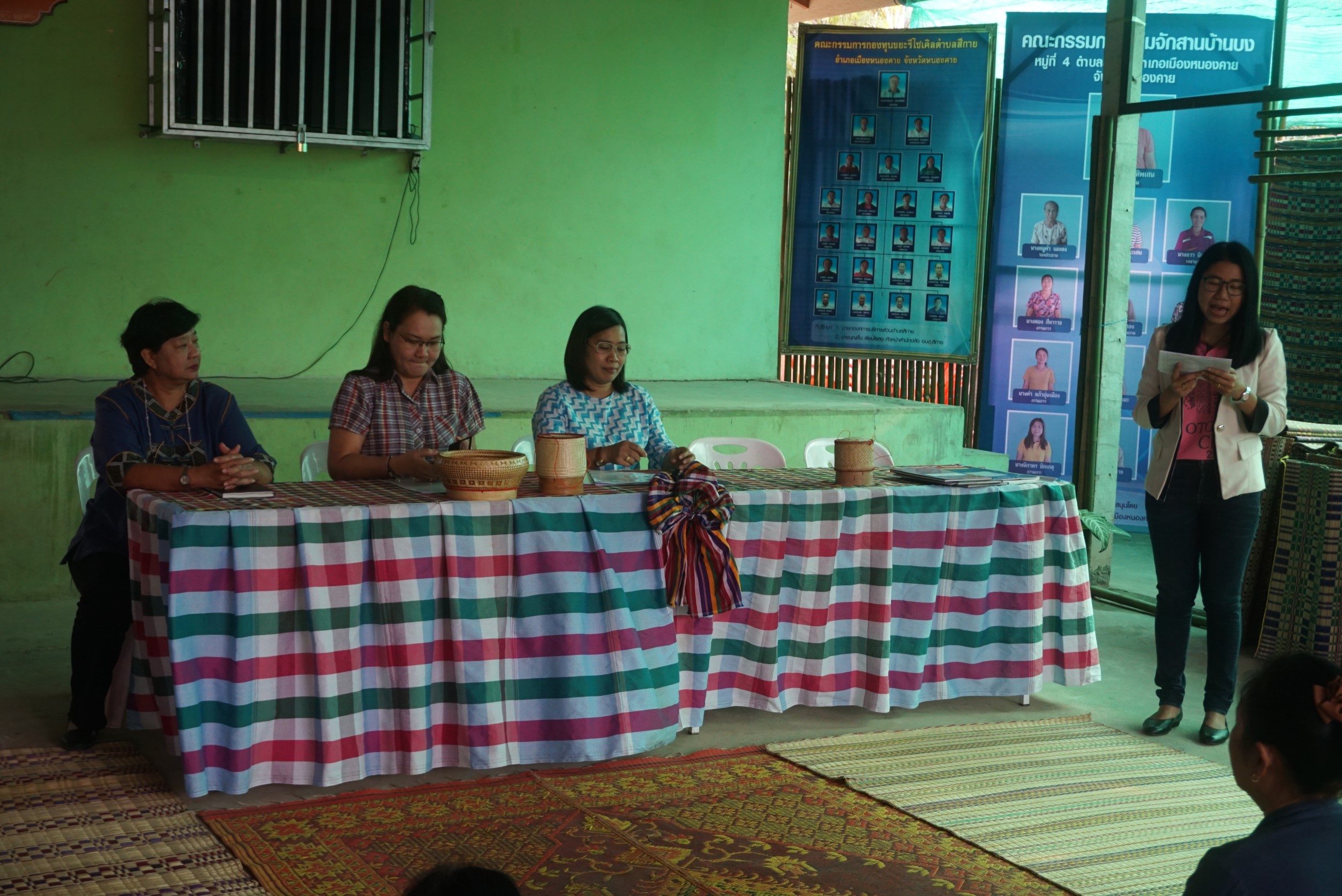 กรมการพัฒนาชุมชน เก็บข้อมูลและถ่ายทำวีดีทัศน์การดำเนินงานกลุ่มจักสานบ้านบง หมู่ที่ 4 ตำบลสีกาย อำเภอเมืองหนองคาย จังหวัดหนองคาย