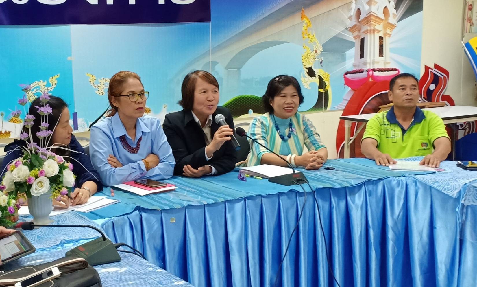 พช.หนองคาย ติดตาม สนับสนุนผลการดำเนินงานพัฒนาชุมชน ประจำเดือนกุมภาพันธ์ 2562 ผ่านระบบห้องประชุมออนไลน์ (Sessioncall)