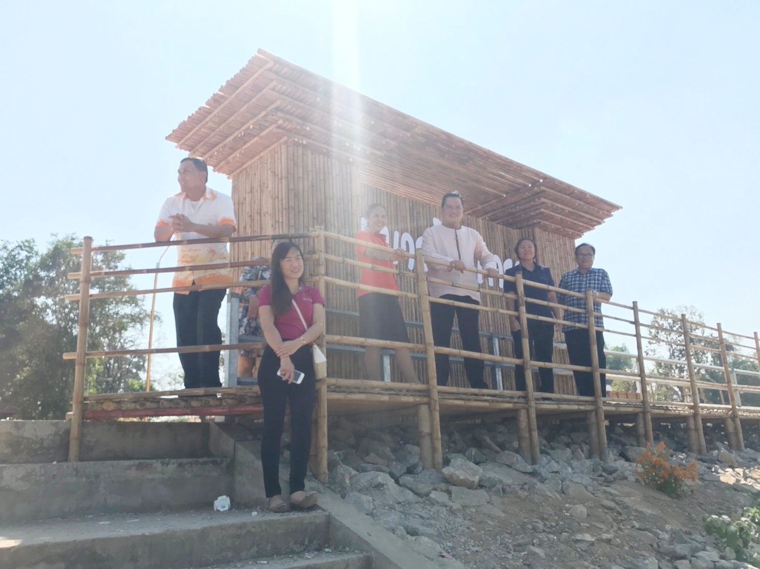 พจ.หนองคาย นำทีมงาน เยี่ยมชมการดำเนินงานหมู่บ้านท่องเที่ยว OTOP นวัตวิถี บ้านสีกาย