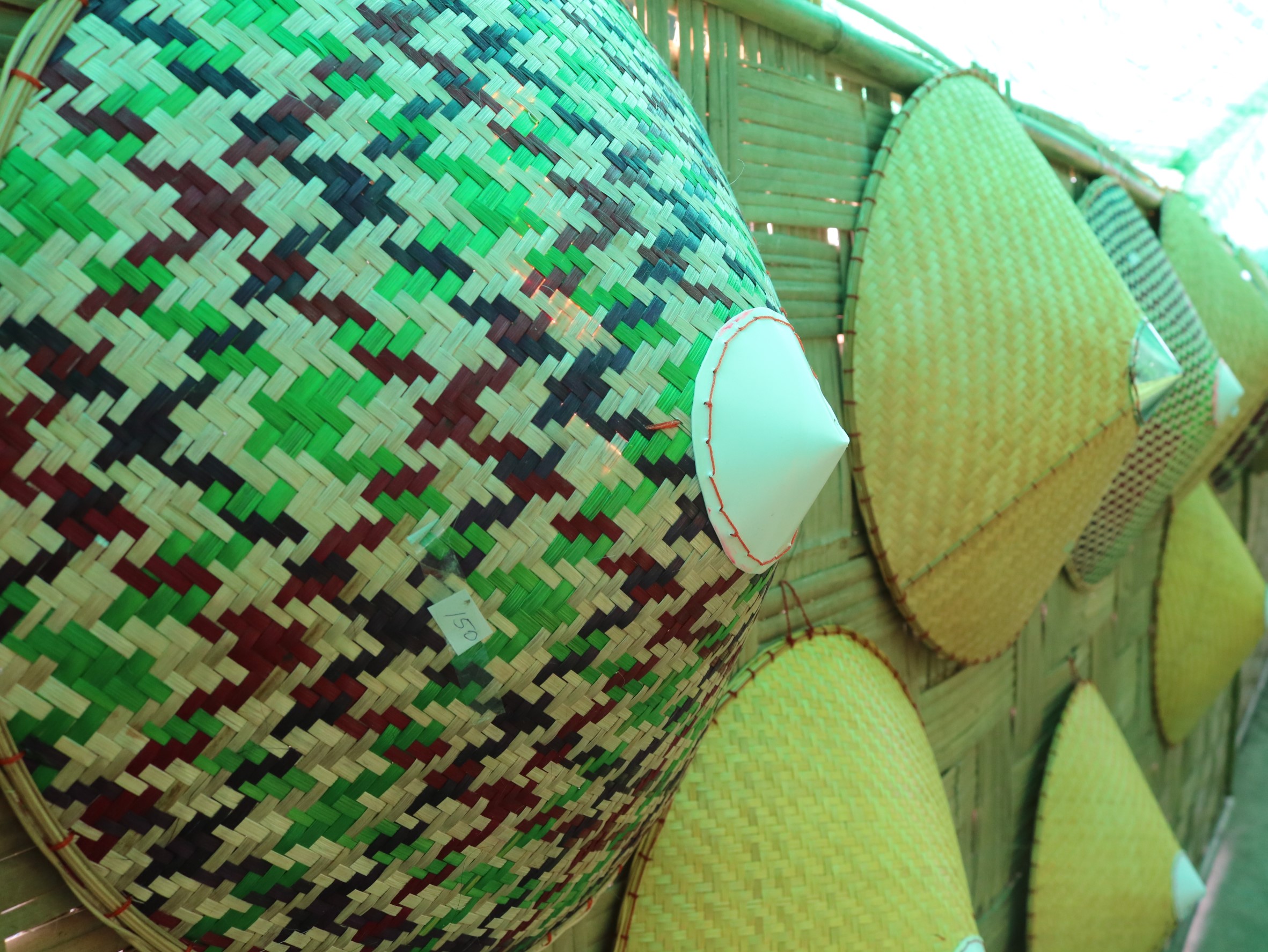 กรมการพัฒนาชุมชน เก็บข้อมูลและถ่ายทำวีดีทัศน์การดำเนินงานกลุ่มจักสานบ้านบง หมู่ที่ 4 ตำบลสีกาย อำเภอเมืองหนองคาย จังหวัดหนองคาย