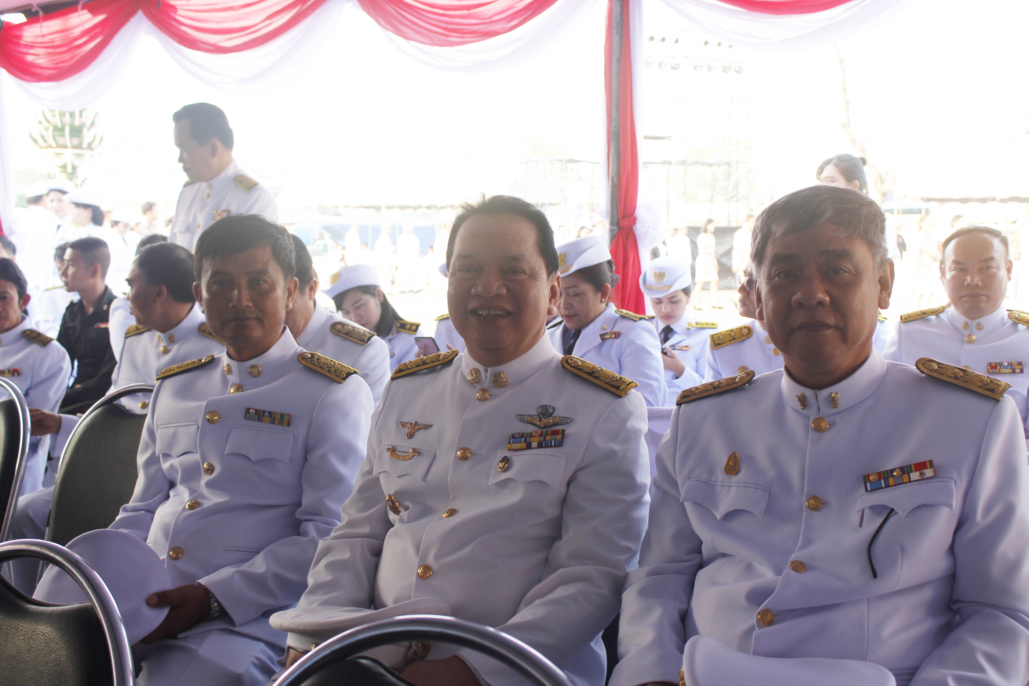 พช.หนองคาย ร่วมพิธีวางพวงมาลา สักการะสถูปอัฐิทหาร อนุสาวรีย์ปราบฮ่อ ในงานฉลองอนุสาวรีย์ปราบฮ่อ ใต้ร่มพระบารมี 192 ปี เมืองหนองคาย และงานกาชาด ประจำปี 2562