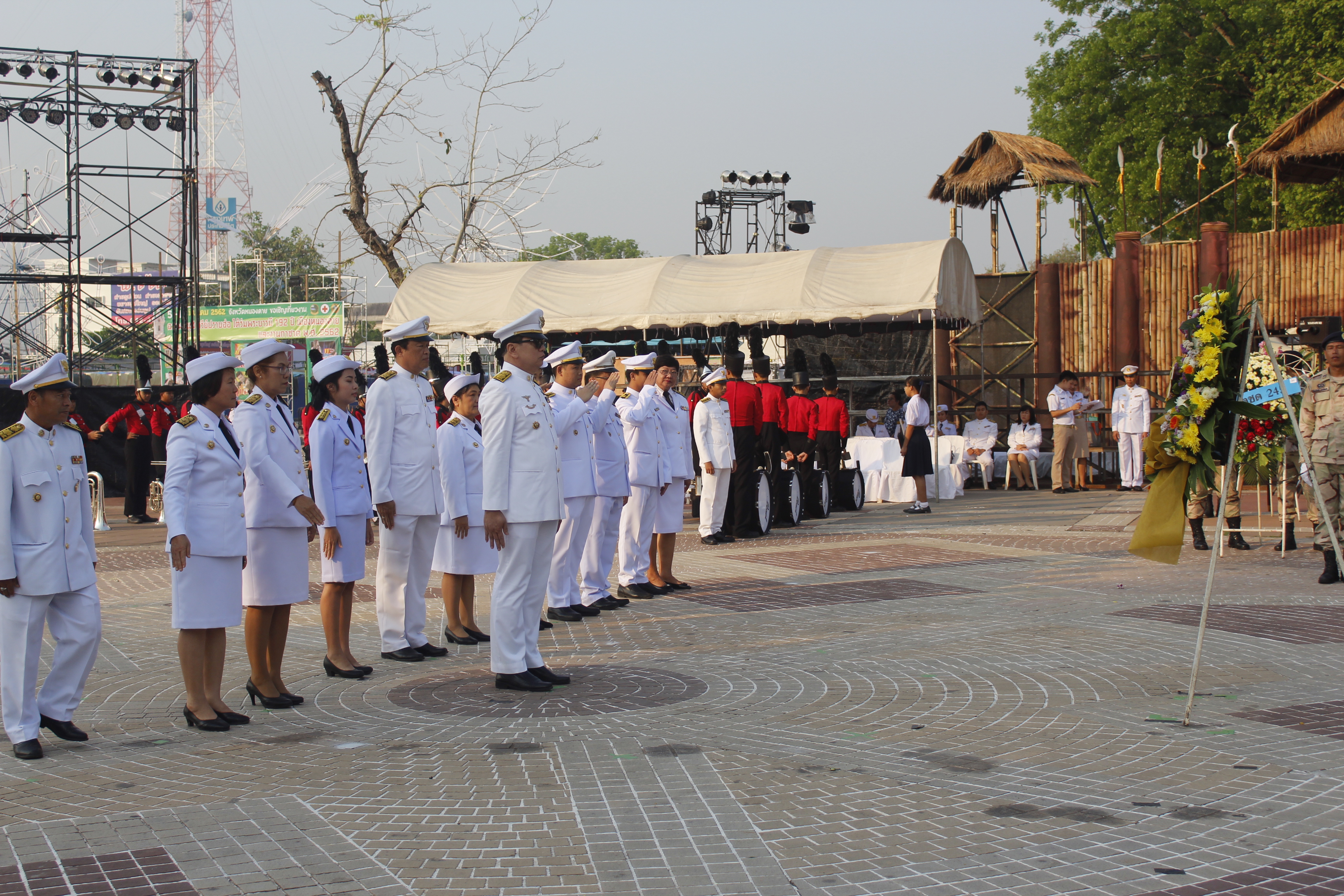 พช.หนองคาย ร่วมพิธีวางพวงมาลา สักการะสถูปอัฐิทหาร อนุสาวรีย์ปราบฮ่อ ในงานฉลองอนุสาวรีย์ปราบฮ่อ ใต้ร่มพระบารมี 192 ปี เมืองหนองคาย และงานกาชาด ประจำปี 2562