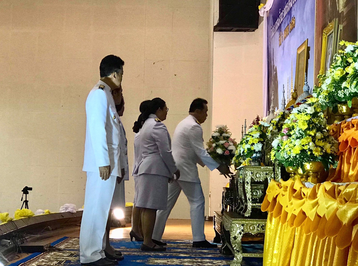 พช.หนองคาย ร่วมพิธีวันพระบาทสมเด็จพระพุทธยอดฟ้าจุฬาโลกมหาราช และวันที่ระลึกมหาจักรีบรมราชวงศ์