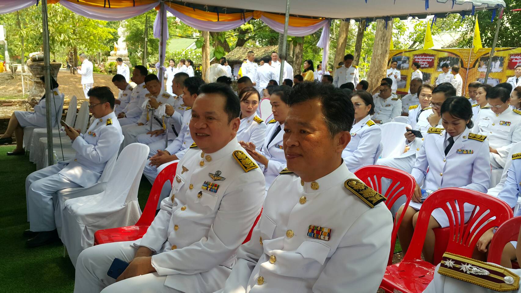 พช.หนองคาย ร่วมพิธีพลีกรรมตักน้ำศักดิ์สิทธิ์สระมุจลินท์ ประกอบพิธีน้ำอภิเษกของจังหวัด