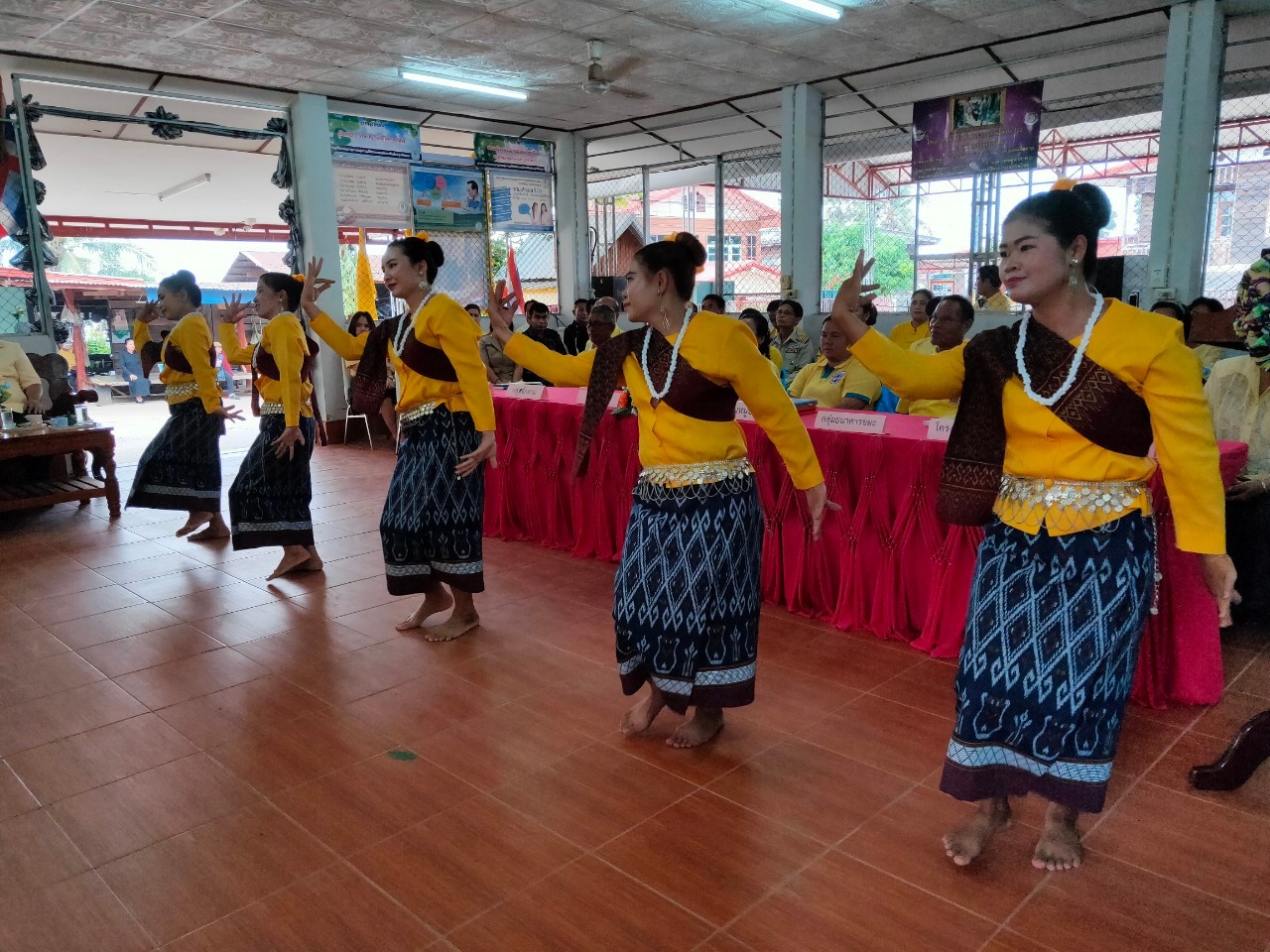 คณะกรรมการคัดสรรกิจกรรมพัฒนาชุมชนดีเด่น ระดับจังหวัด จังหวัดหนองคาย ลงพื้นที่คัดสรรหมู่บ้านเศรษฐกิจพอเพียง “อยู่เย็น เป็นสุข” ณ บ้านสังกะลี หมู่ที่ 5 ตำบลแก้งไก่อำเภอสังคม