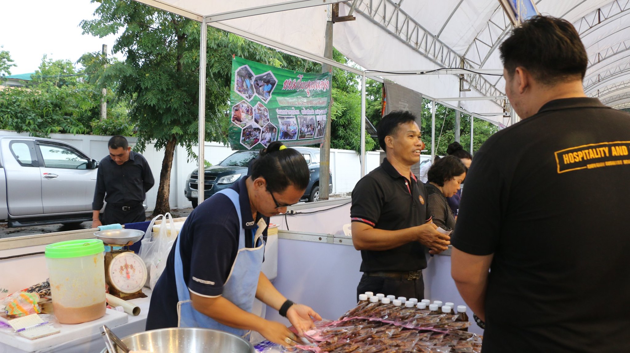 จังหวัดหนองคาย โดยสำนักงานพัฒนาชุมชนจังหวัดหนองคาย จัดงานแสดงและจำหน่ายผลิตภัณฑ์OTOP สานสัมพันธ์สองแผ่นดินหนองคาย-เวียงจันทน์