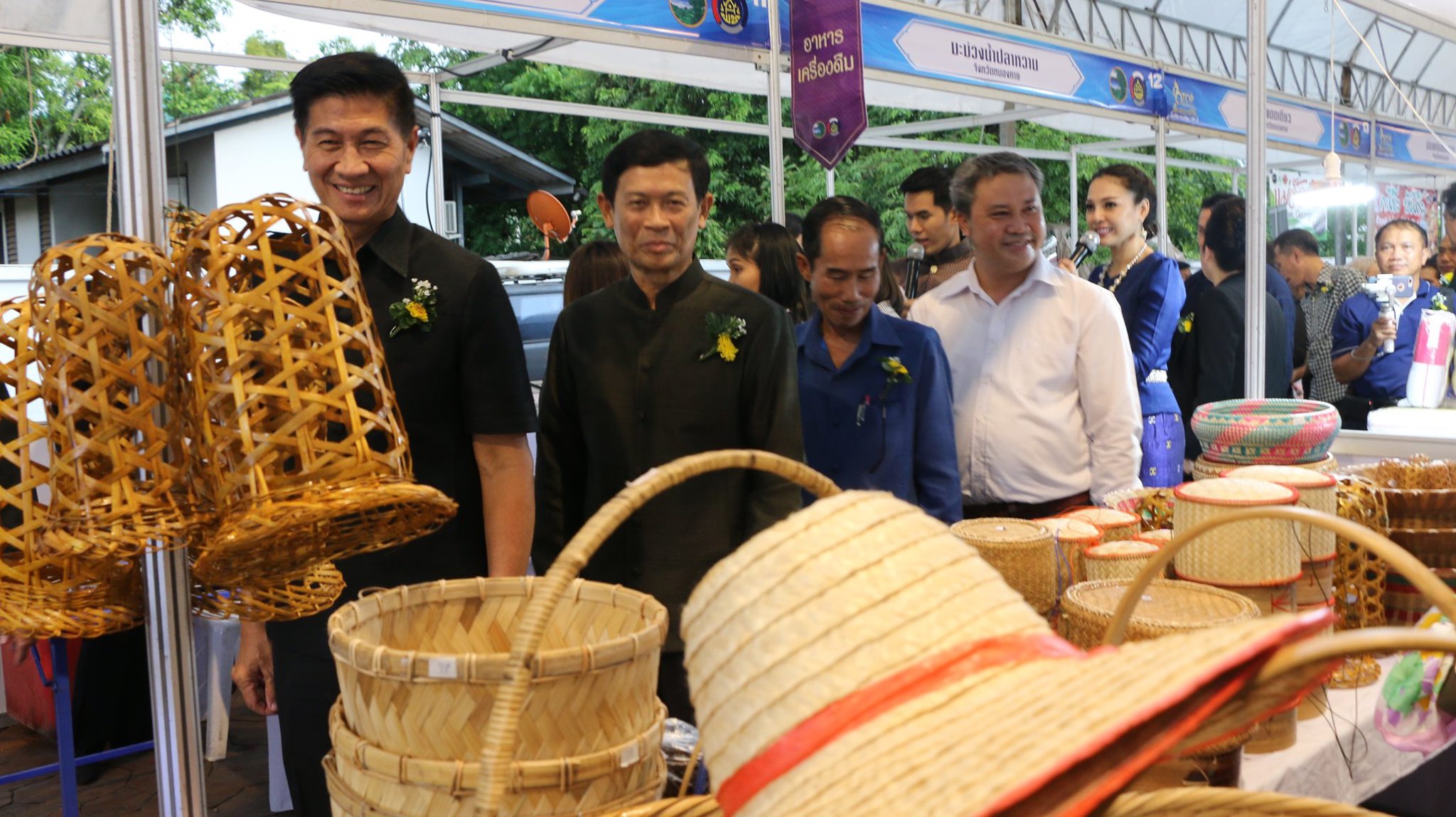 จังหวัดหนองคาย โดยสำนักงานพัฒนาชุมชนจังหวัดหนองคาย จัดงานแสดงและจำหน่ายผลิตภัณฑ์OTOP สานสัมพันธ์สองแผ่นดินหนองคาย-เวียงจันทน์