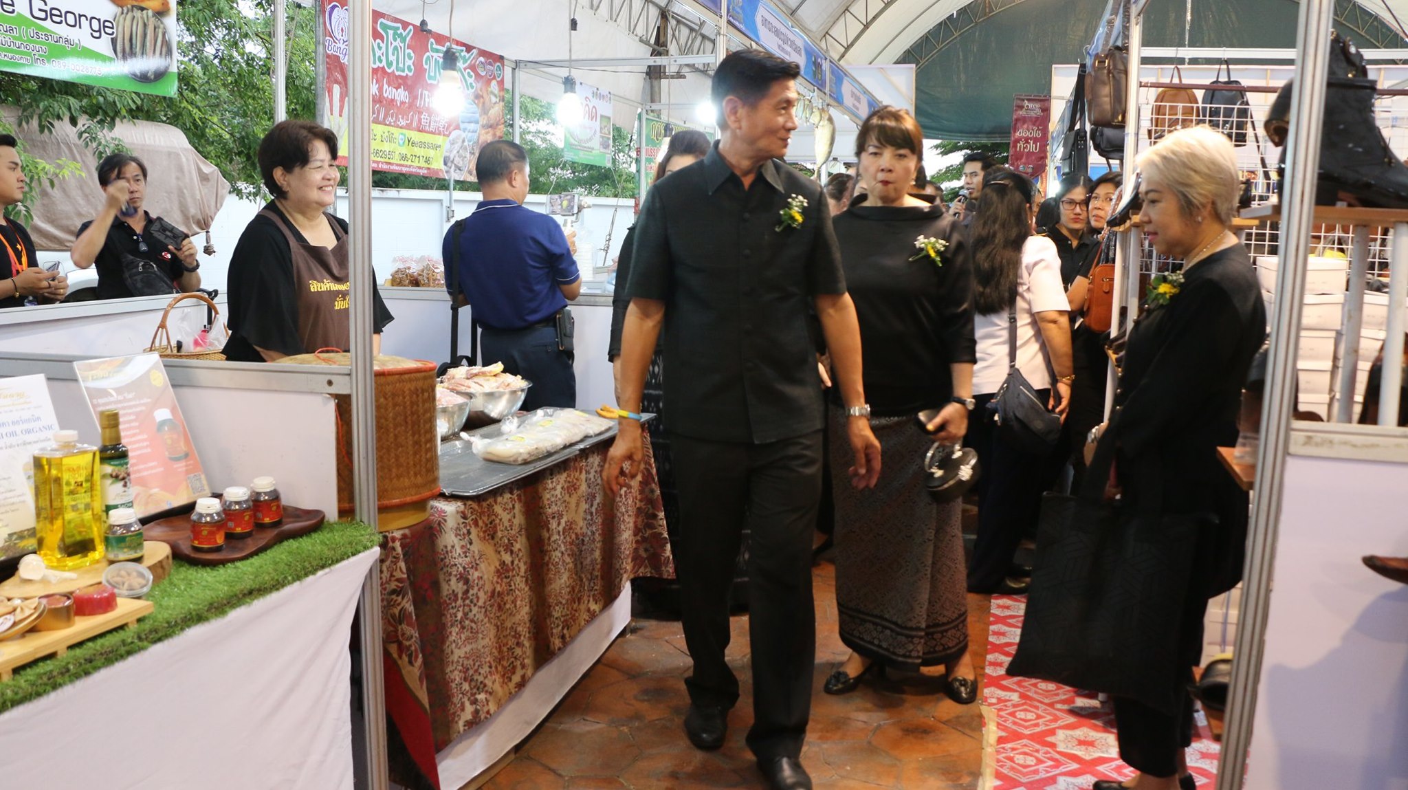 จังหวัดหนองคาย โดยสำนักงานพัฒนาชุมชนจังหวัดหนองคาย จัดงานแสดงและจำหน่ายผลิตภัณฑ์OTOP สานสัมพันธ์สองแผ่นดินหนองคาย-เวียงจันทน์