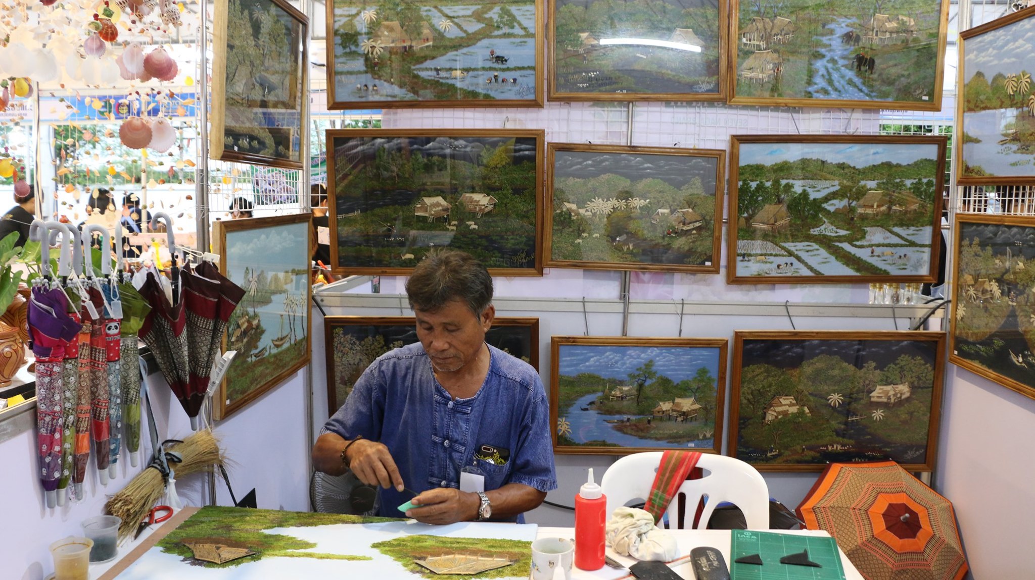 จังหวัดหนองคาย โดยสำนักงานพัฒนาชุมชนจังหวัดหนองคาย จัดงานแสดงและจำหน่ายผลิตภัณฑ์OTOP สานสัมพันธ์สองแผ่นดินหนองคาย-เวียงจันทน์