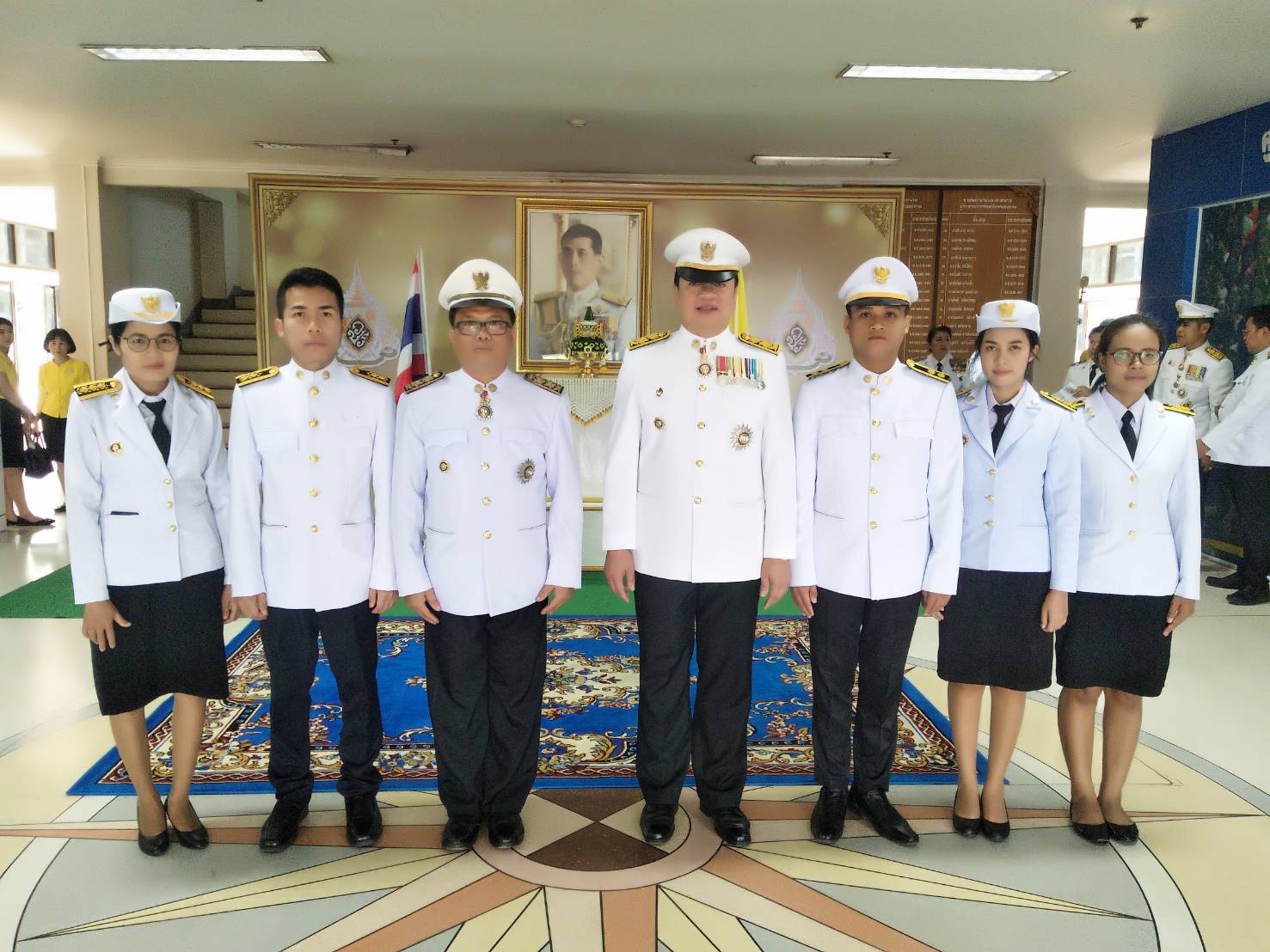 พช.หนองคาย ร่วมพิธีเปิดกรวยถวายราชสักการะหน้าพระบรมฉายาลักษณ์พระบาทสมเด็จพระเจ้าอยู่หัว ถวายพระพรชัยมงคล และรับชมการถ่ายทอดสดจากสถานีโทรทัศน์รวมการเฉพาะกิจแห่งประเทศไทย เนื่องในงานพระราชพิธีบรมราชาภิเษก ปีพุทธศักราช 2562