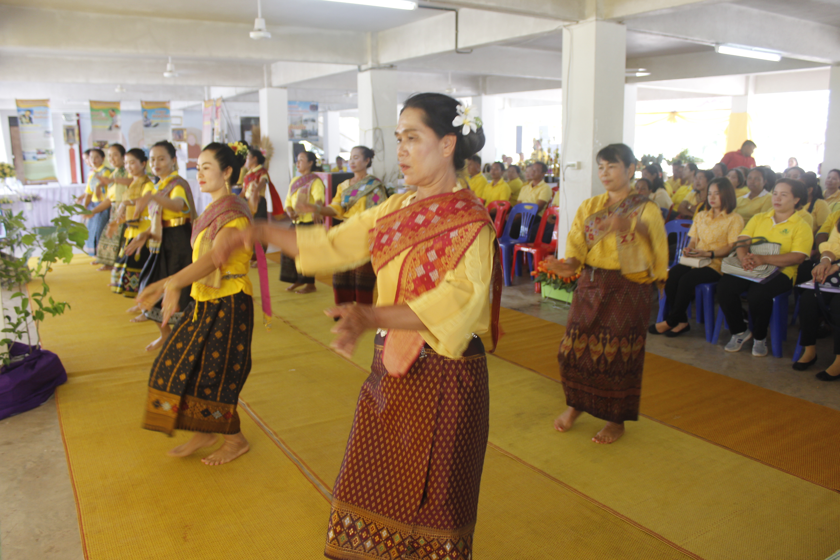 ณะกรรมการคัดสรรกิจกรรมพัฒนาชุมชนดีเด่น ระดับจังหวัด จังหวัดหนองคาย ลงพื้นที่คัดสรรหมู่บ้านเศรษฐกิจพอเพียง “อยู่เย็น เป็นสุข” ณ บ้านพระบาท หมู่ที่ 1 ตำบลพระพุทธบาท อำเภอศรีเชียงใหม่