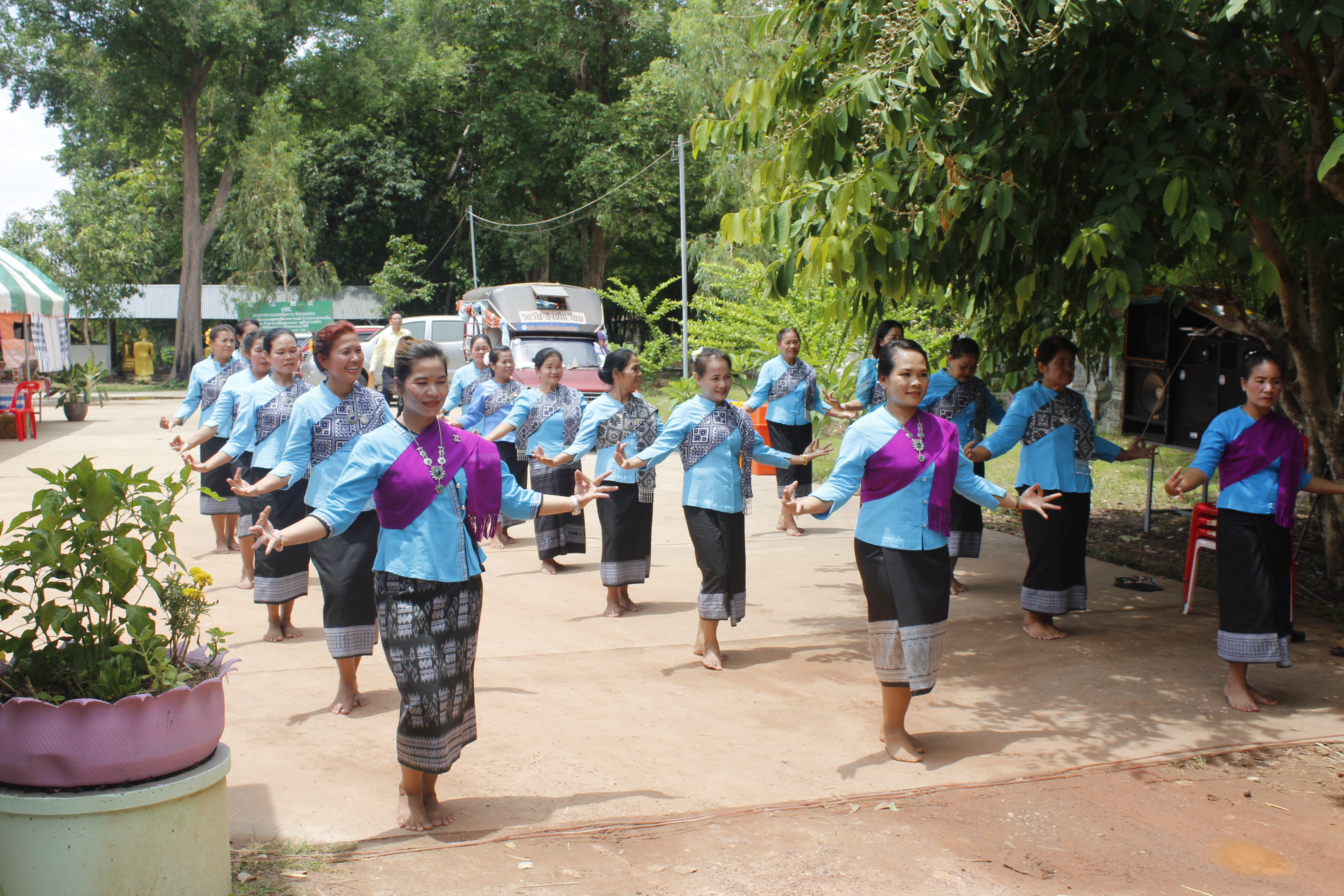 คณะกรรมการคัดสรรกิจกรรมพัฒนาชุมชนดีเด่น ระดับจังหวัด จังหวัดหนองคาย ลงพื้นที่คัดสรรหมู่บ้านเศรษฐกิจพอเพียง “อยู่เย็น เป็นสุข” ณ บ้านนาไหม หมู่ที่ 12 ตำบลสระใคร อำเภอสระใคร