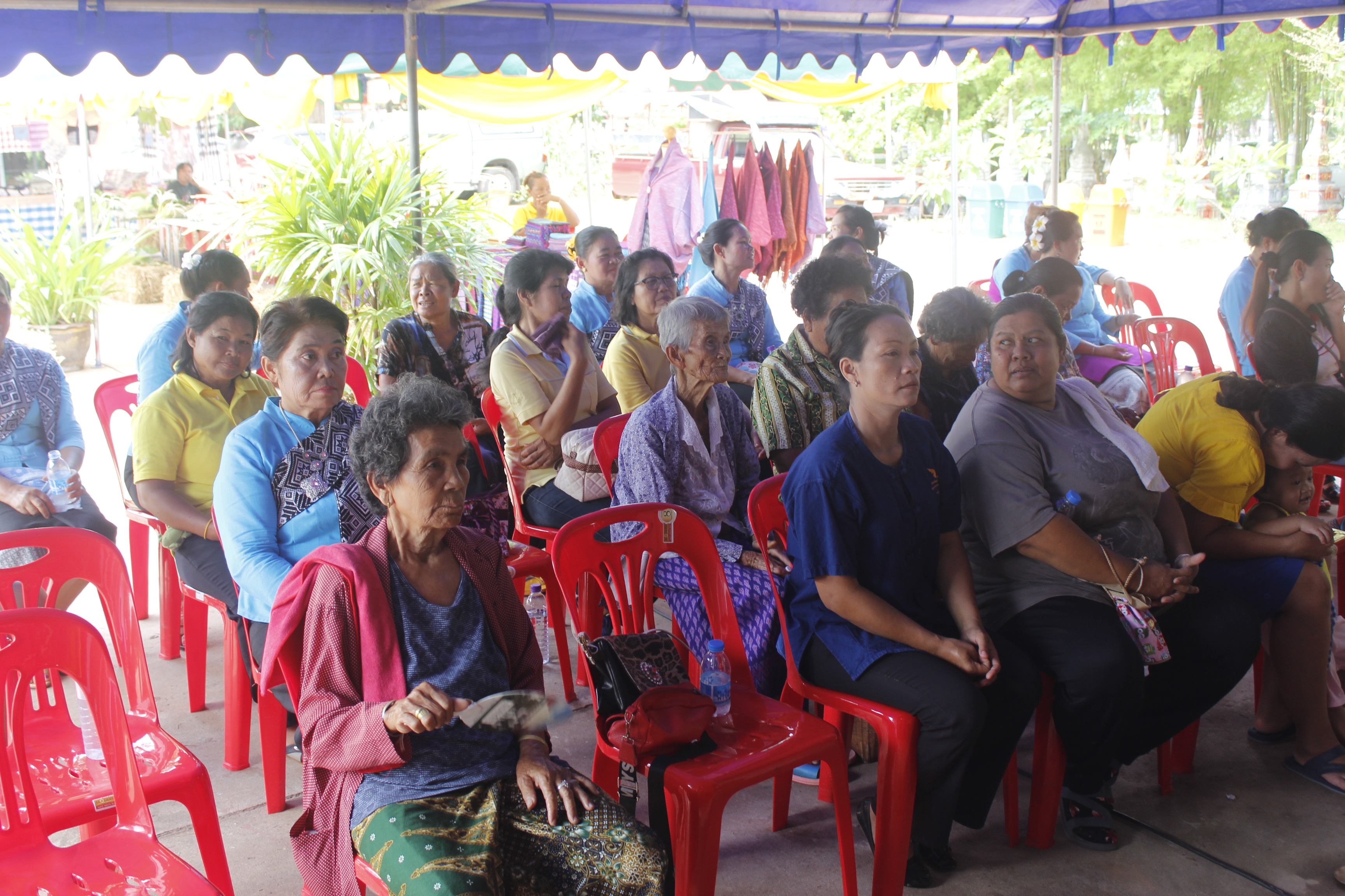 คณะกรรมการคัดสรรกิจกรรมพัฒนาชุมชนดีเด่น ระดับจังหวัด จังหวัดหนองคาย ลงพื้นที่คัดสรรหมู่บ้านเศรษฐกิจพอเพียง “อยู่เย็น เป็นสุข” ณ บ้านนาไหม หมู่ที่ 12 ตำบลสระใคร อำเภอสระใคร
