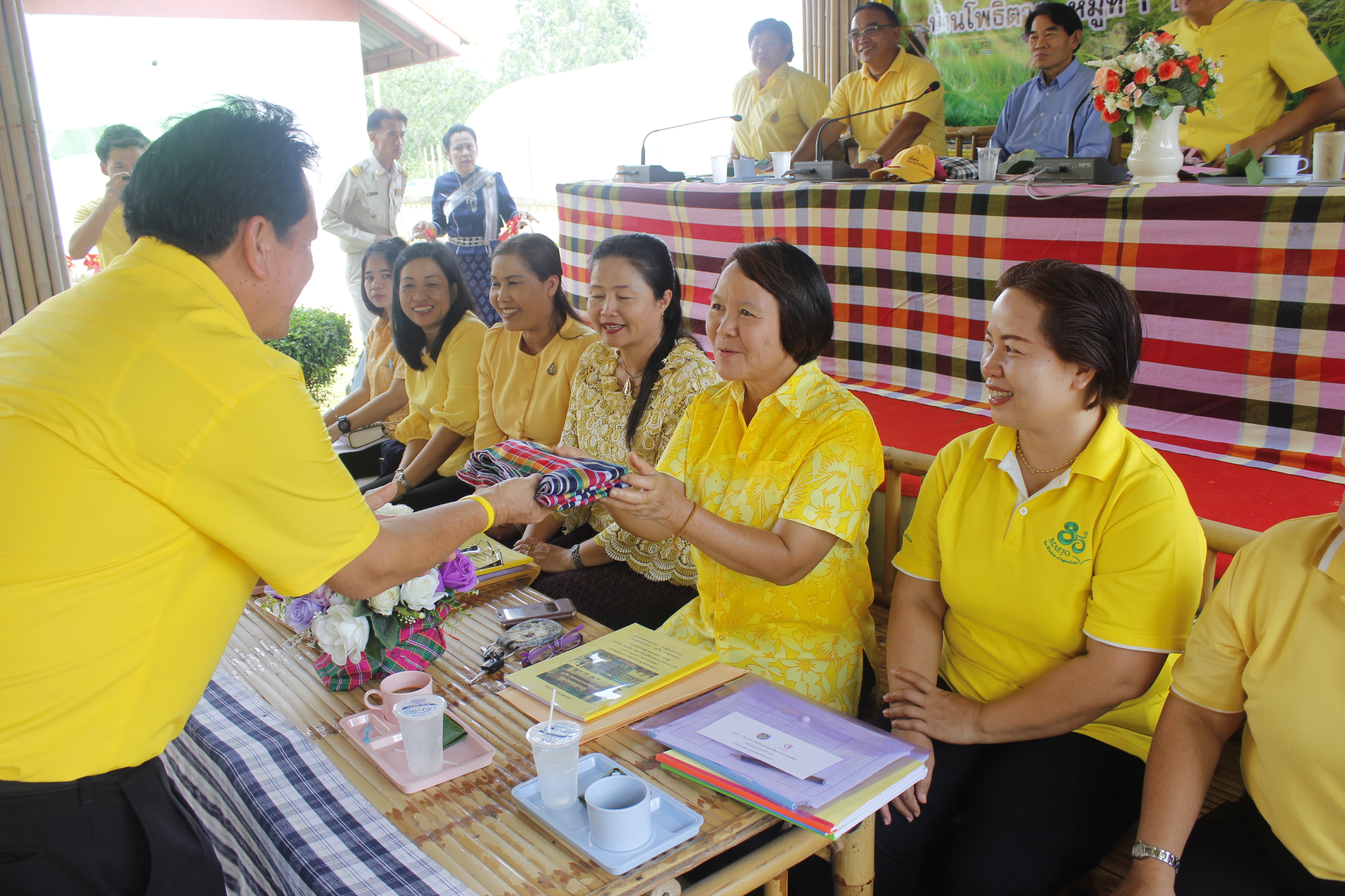 คณะกรรมการคัดสรรกิจกรรมพัฒนาชุมชนดีเด่น ระดับจังหวัด จังหวัดหนองคาย ลงพื้นที่คัดสรรหมู่บ้านเศรษฐกิจพอเพียง “อยู่เย็น เป็นสุข” ณ บ้านโพธิ์ตาก หมู่ที่ 1 ตำบลโพธิ์ตาก อำเภอโพธิ์ตาก