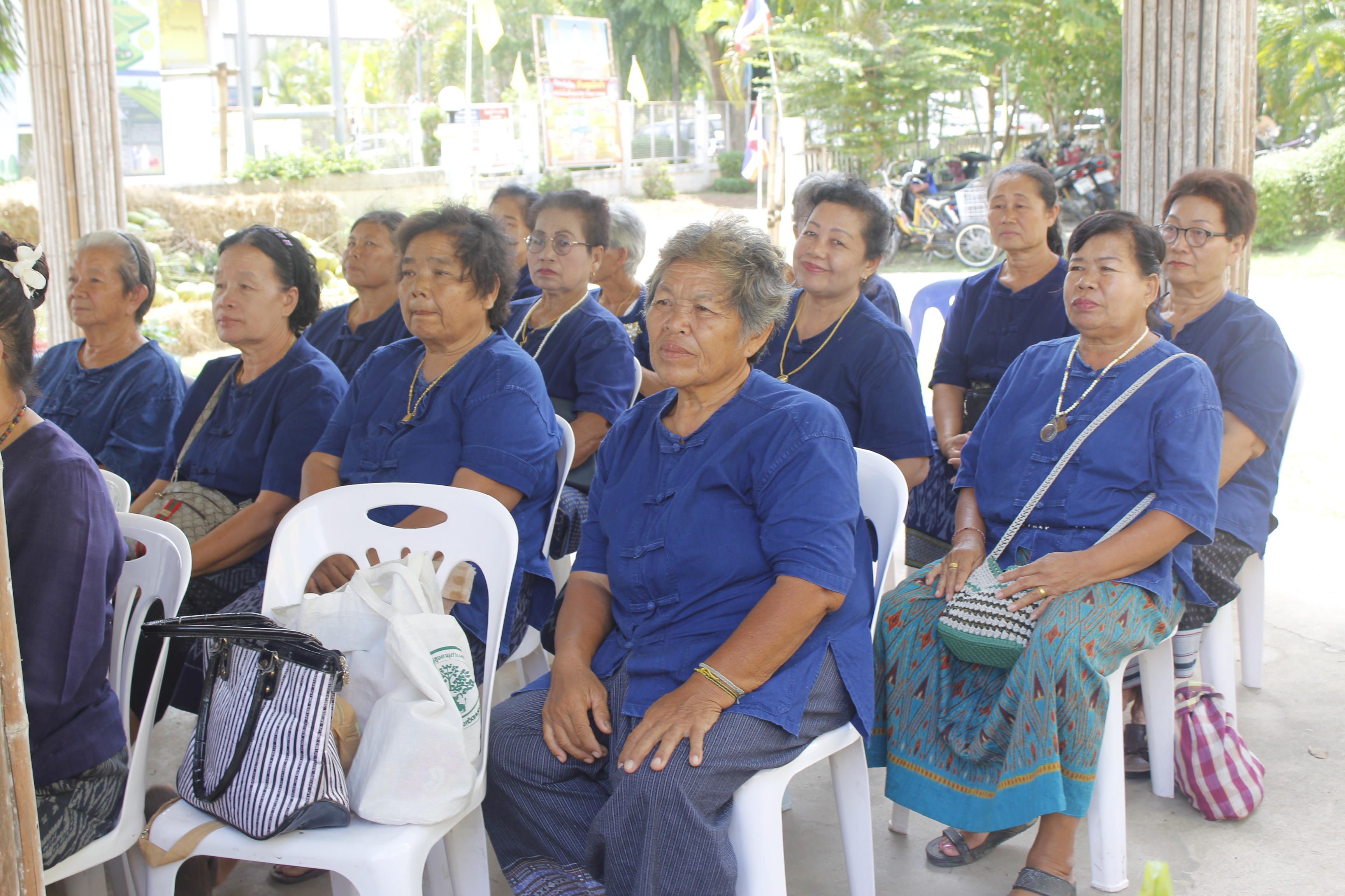 คณะกรรมการคัดสรรกิจกรรมพัฒนาชุมชนดีเด่น ระดับจังหวัด จังหวัดหนองคาย ลงพื้นที่คัดสรรหมู่บ้านเศรษฐกิจพอเพียง “อยู่เย็น เป็นสุข” ณ บ้านโพธิ์ตาก หมู่ที่ 1 ตำบลโพธิ์ตาก อำเภอโพธิ์ตาก