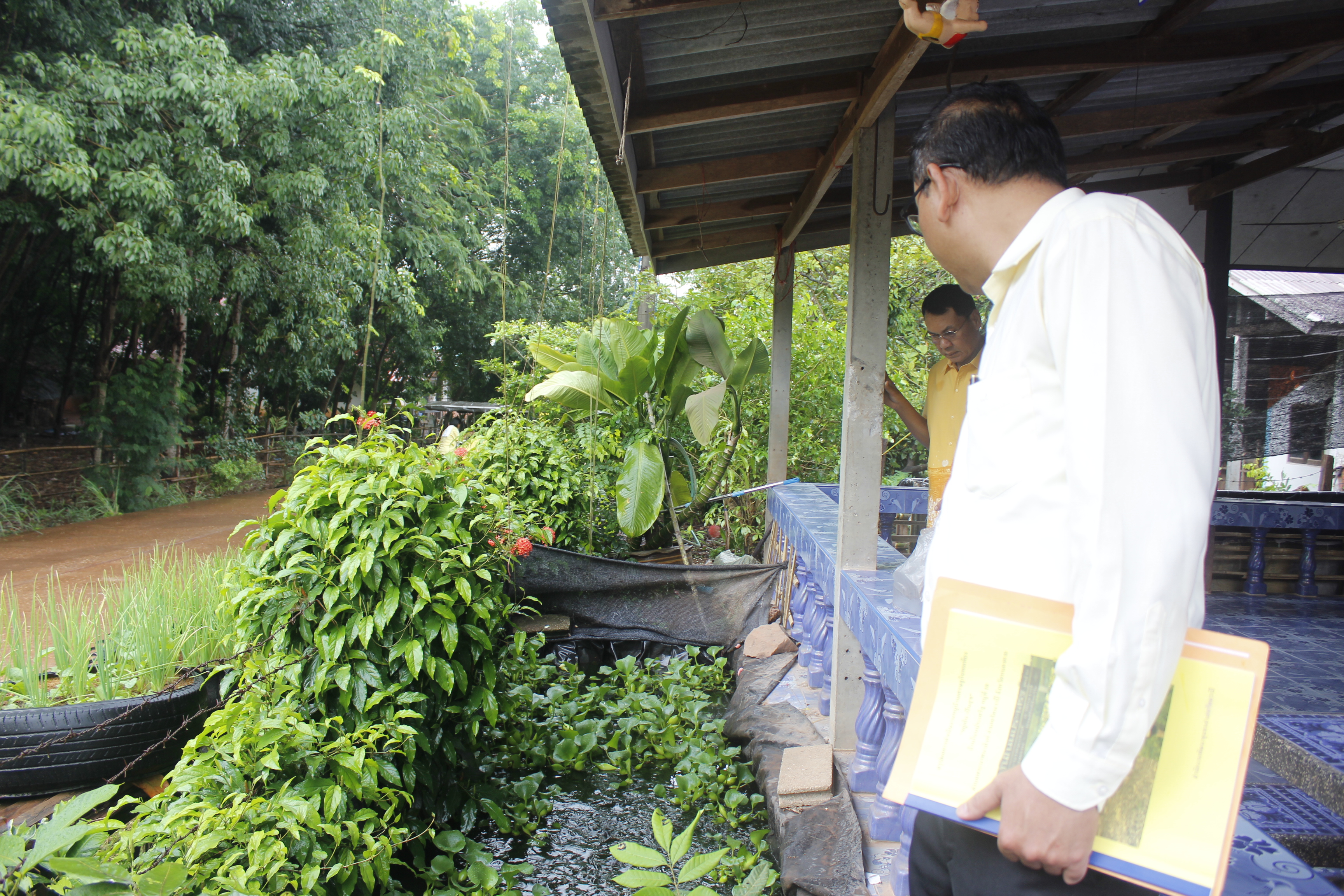 คณะกรรมการคัดสรรกิจกรรมพัฒนาชุมชนดีเด่น ระดับจังหวัด จังหวัดหนองคาย ลงพื้นที่คัดสรรหมู่บ้านเศรษฐกิจพอเพียง “อยู่เย็น เป็นสุข” ณ บ้านโนนประเสริฐ หมู่ที่ 10 ตำบลพระบาทนาสิงห์ อำเภอรัตนวาปี