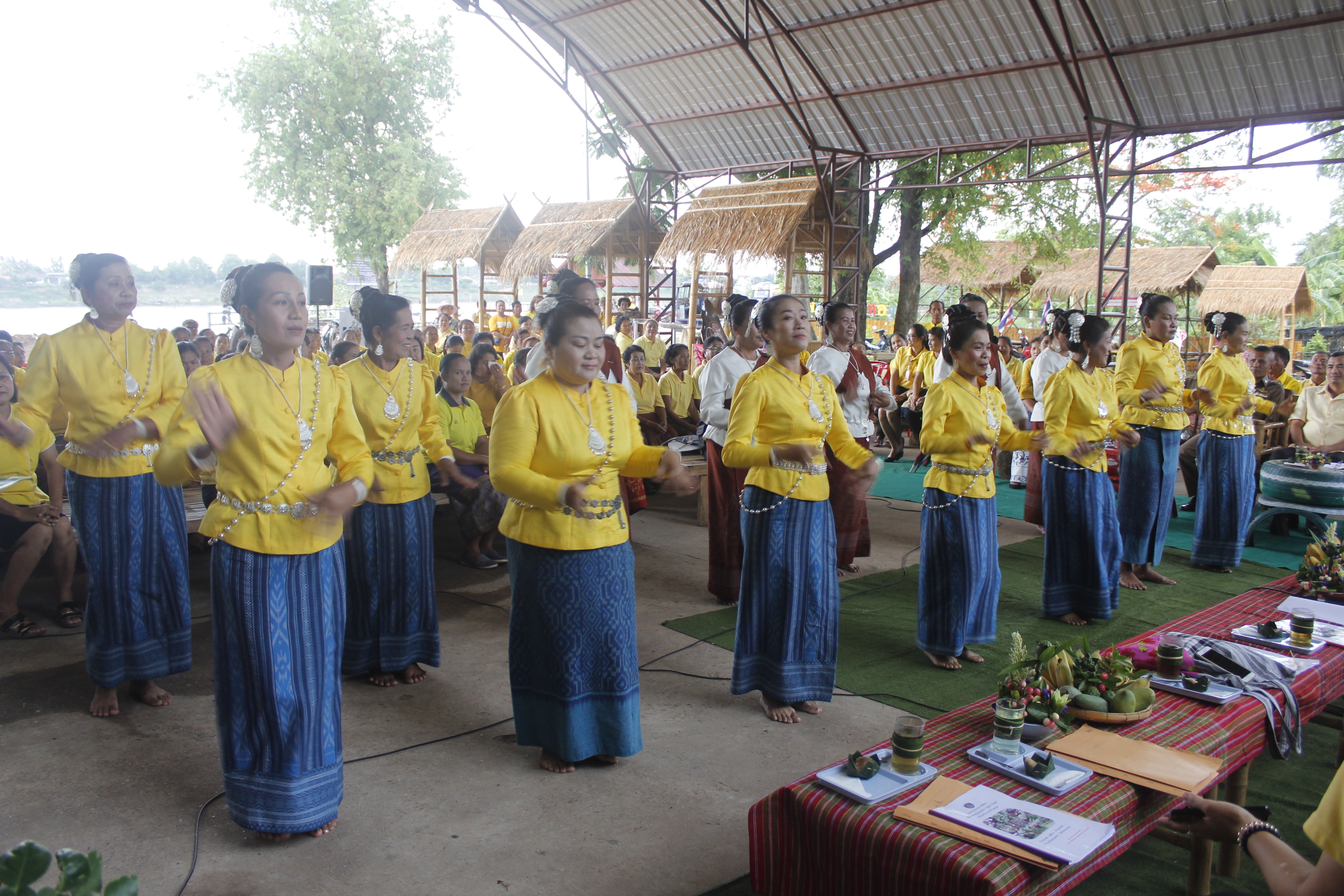 คณะกรรมการคัดสรรกิจกรรมพัฒนาชุมชนดีเด่น ระดับจังหวัด จังหวัดหนองคาย ลงพื้นที่คัดสรรหมู่บ้านเศรษฐกิจพอเพียง “อยู่เย็น เป็นสุข” ณ บ้านหาดคำ หมู่ที่ 2 ตำบลหาดคำ อำเภอเมืองหนองคาย