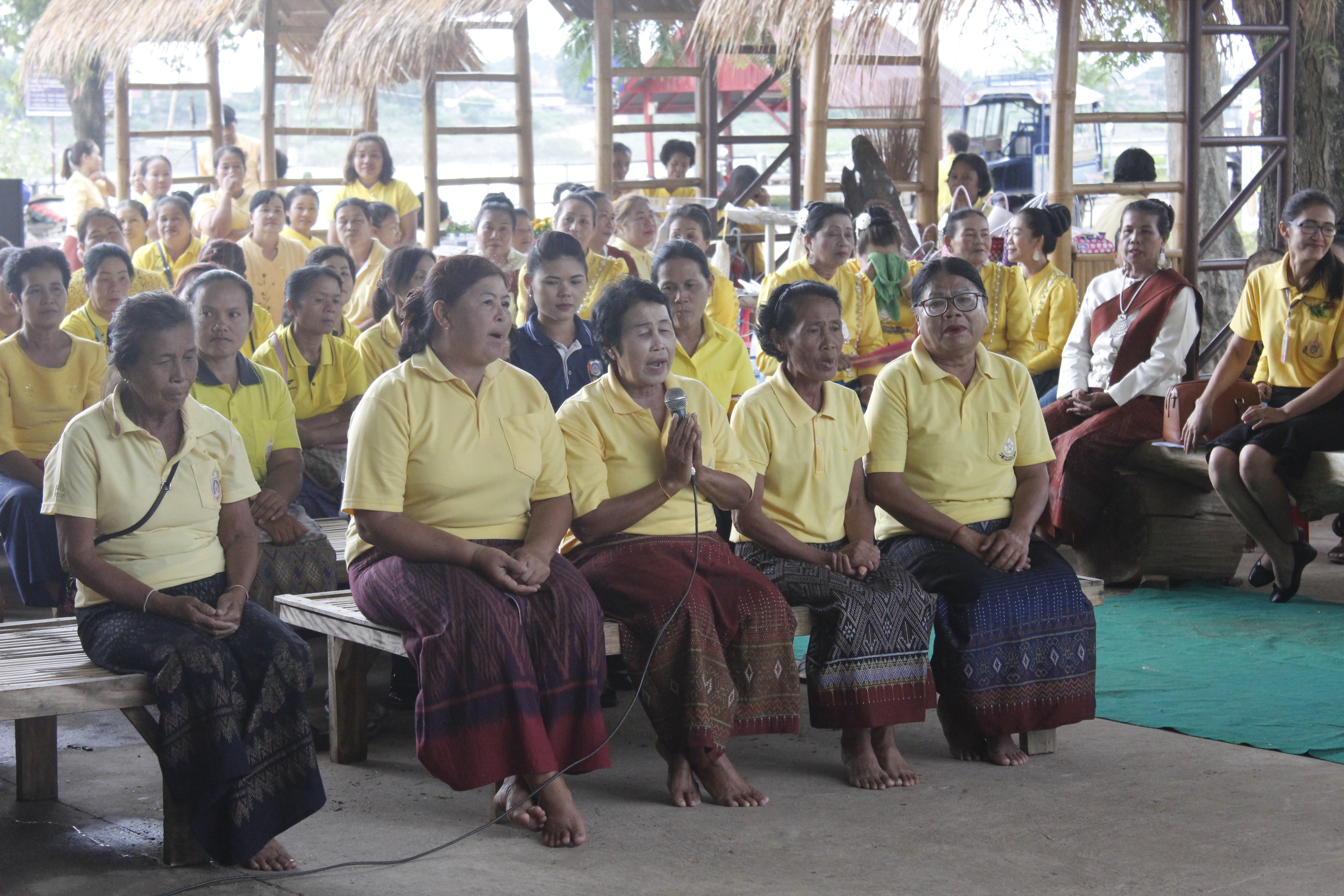 คณะกรรมการคัดสรรกิจกรรมพัฒนาชุมชนดีเด่น ระดับจังหวัด จังหวัดหนองคาย ลงพื้นที่คัดสรรหมู่บ้านเศรษฐกิจพอเพียง “อยู่เย็น เป็นสุข” ณ บ้านหาดคำ หมู่ที่ 2 ตำบลหาดคำ อำเภอเมืองหนองคาย