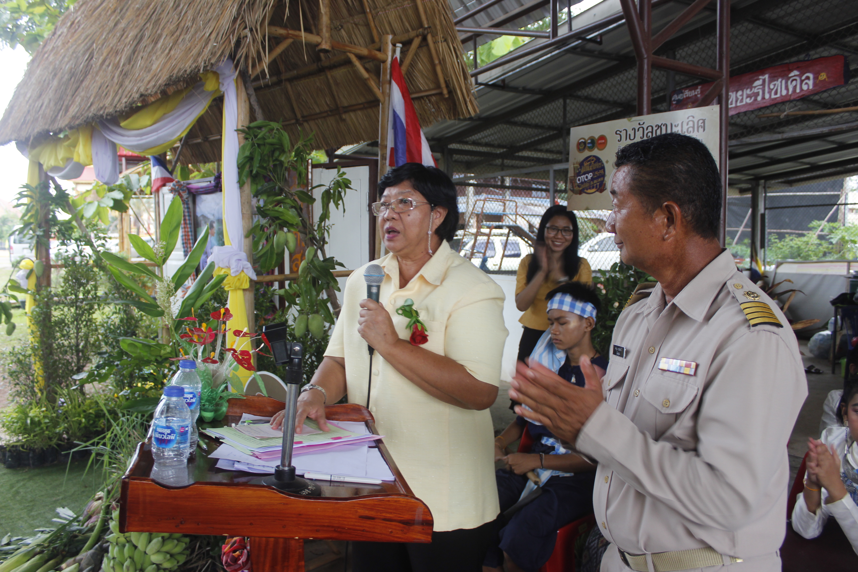 คณะกรรมการคัดสรรกิจกรรมพัฒนาชุมชนดีเด่น ระดับจังหวัด จังหวัดหนองคาย ลงพื้นที่คัดสรรหมู่บ้านเศรษฐกิจพอเพียง “อยู่เย็น เป็นสุข” ณ บ้านหาดคำ หมู่ที่ 2 ตำบลหาดคำ อำเภอเมืองหนองคาย