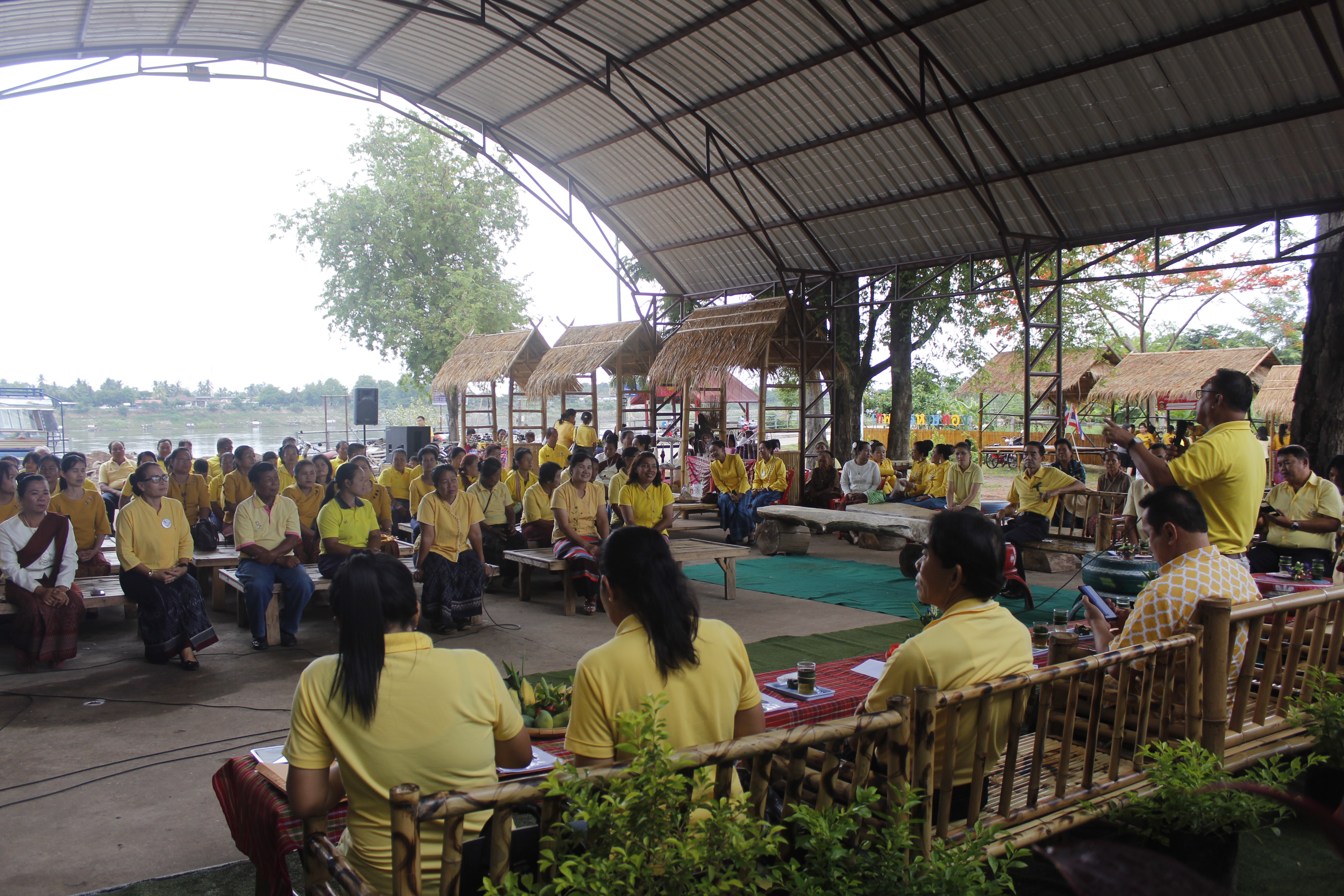 คณะกรรมการคัดสรรกิจกรรมพัฒนาชุมชนดีเด่น ระดับจังหวัด จังหวัดหนองคาย ลงพื้นที่คัดสรรหมู่บ้านเศรษฐกิจพอเพียง “อยู่เย็น เป็นสุข” ณ บ้านหาดคำ หมู่ที่ 2 ตำบลหาดคำ อำเภอเมืองหนองคาย