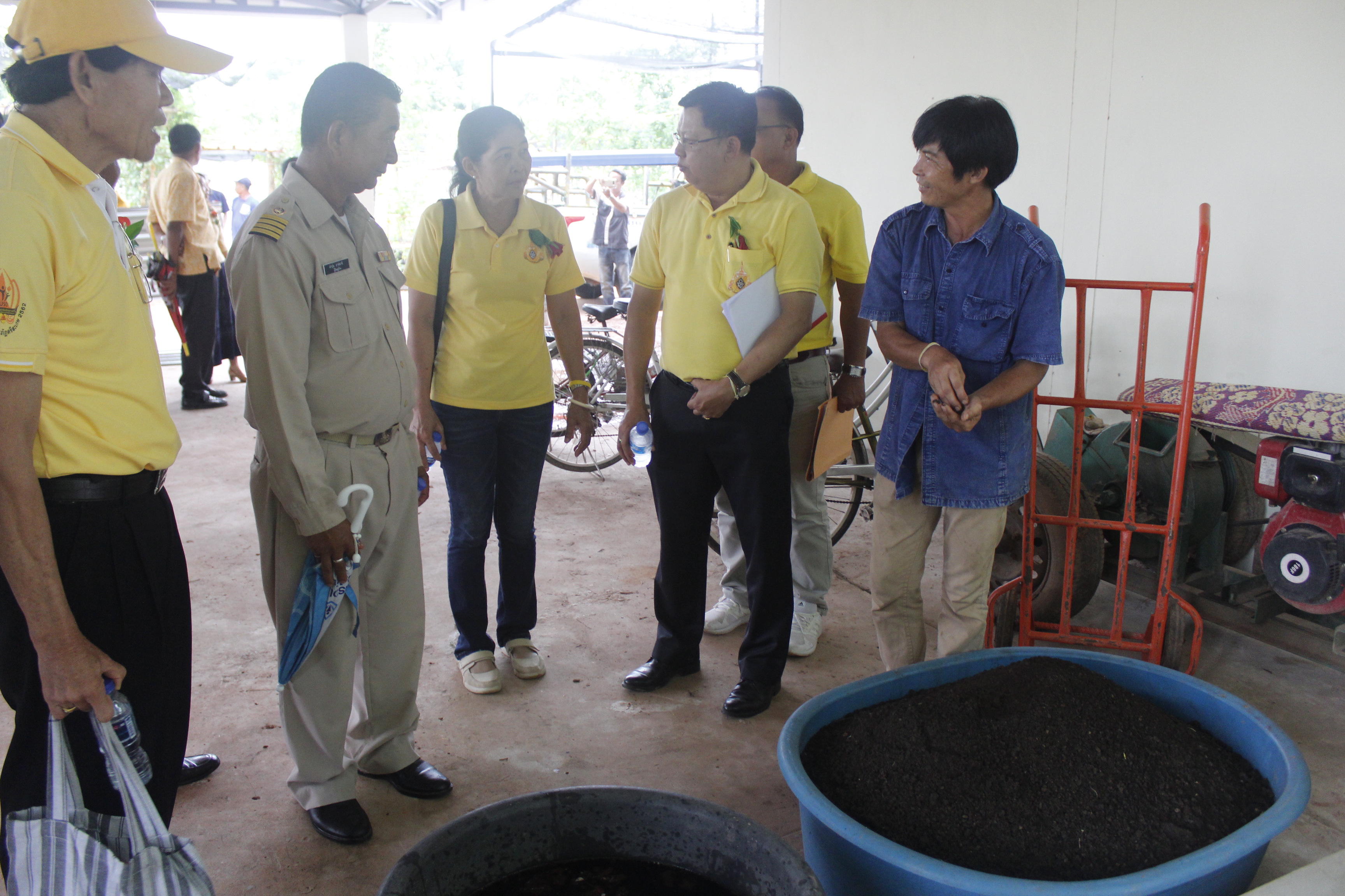 คณะกรรมการคัดสรรกิจกรรมพัฒนาชุมชนดีเด่น ระดับจังหวัด จังหวัดหนองคาย ลงพื้นที่คัดสรรหมู่บ้านเศรษฐกิจพอเพียง “อยู่เย็น เป็นสุข” ณ บ้านหาดคำ หมู่ที่ 2 ตำบลหาดคำ อำเภอเมืองหนองคาย