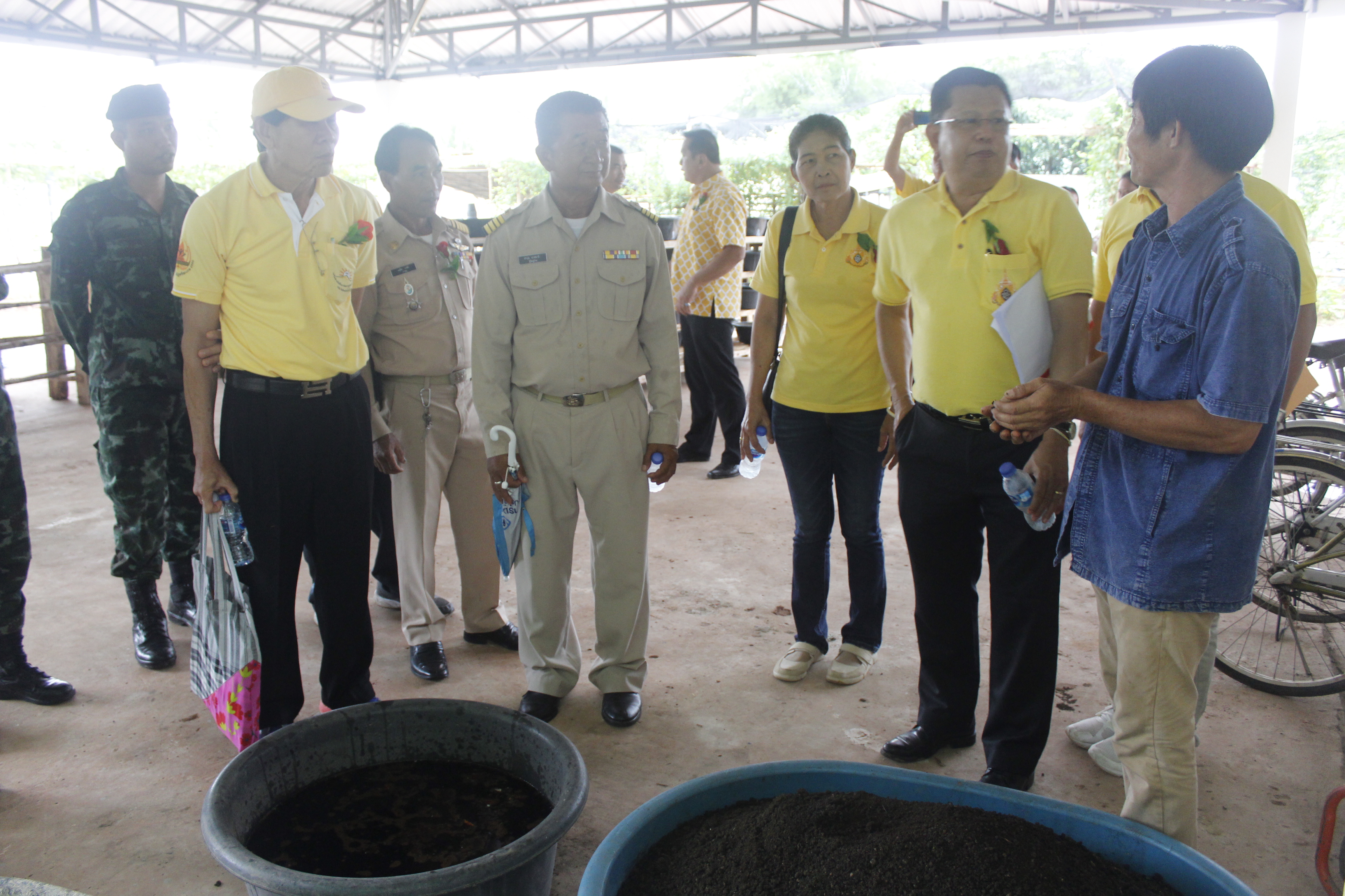 คณะกรรมการคัดสรรกิจกรรมพัฒนาชุมชนดีเด่น ระดับจังหวัด จังหวัดหนองคาย ลงพื้นที่คัดสรรหมู่บ้านเศรษฐกิจพอเพียง “อยู่เย็น เป็นสุข” ณ บ้านหาดคำ หมู่ที่ 2 ตำบลหาดคำ อำเภอเมืองหนองคาย