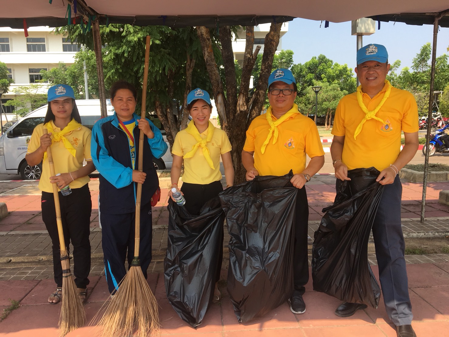 พจ.หนองคาย ร่วมกิจกรรมจิตอาสา “เราทำความ ดี ด้วยหัวใจ” เนื่องในโอกาสมหามงคลพระราชพิธีบรมราชาภิเษก จังหวัดหนองคาย