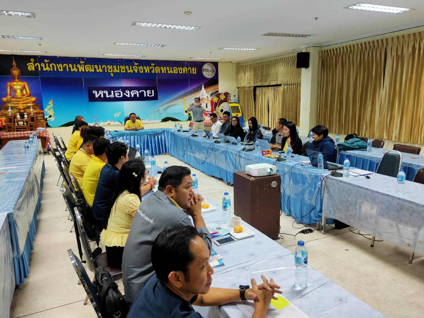 ศูนย์สารสนเทศเพื่อการพัฒนาชุมชน จัดอบรมให้ความรู้ระบบอินเทอร์เน็ตความเร็วสูง และการใช้งานโปรแกรมป้องกันไวรัส แก่บุคลากร พช. หนองคาย