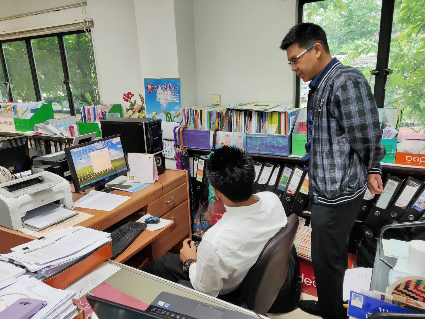 ศูนย์สารสนเทศเพื่อการพัฒนาชุมชน จัดอบรมให้ความรู้ระบบอินเทอร์เน็ตความเร็วสูง และการใช้งานโปรแกรมป้องกันไวรัส แก่บุคลากร พช. หนองคาย