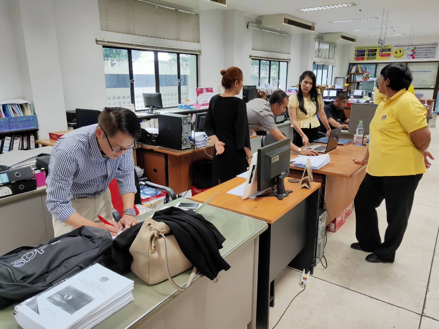 ศูนย์สารสนเทศเพื่อการพัฒนาชุมชน จัดอบรมให้ความรู้ระบบอินเทอร์เน็ตความเร็วสูง และการใช้งานโปรแกรมป้องกันไวรัส แก่บุคลากร พช. หนองคาย