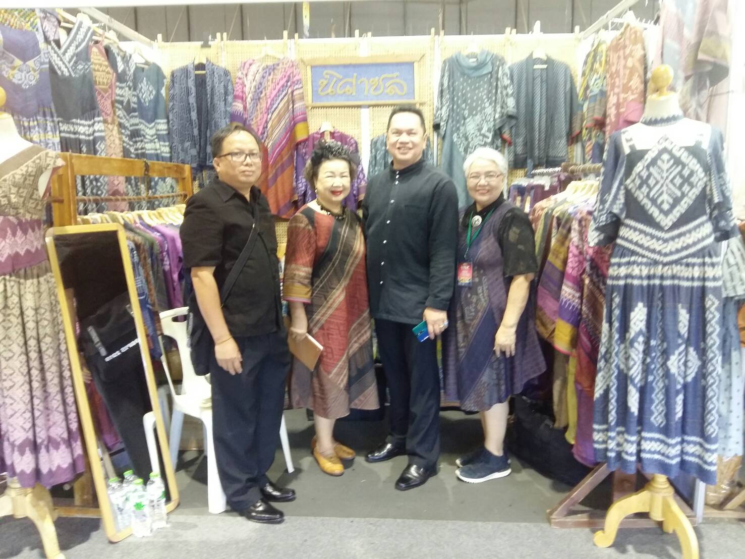 ผู้ว่าฯหนองคาย ร่วมพิธีเปิดงาน “OTOP Midyear 2019 : OTOP Signature รักษาเอกลักษณ์ สร้างสรรค์นวัตกรรม” ในรูปแบบวิถีไทย วิถีถิ่น วิถีกิน สี่ภาค