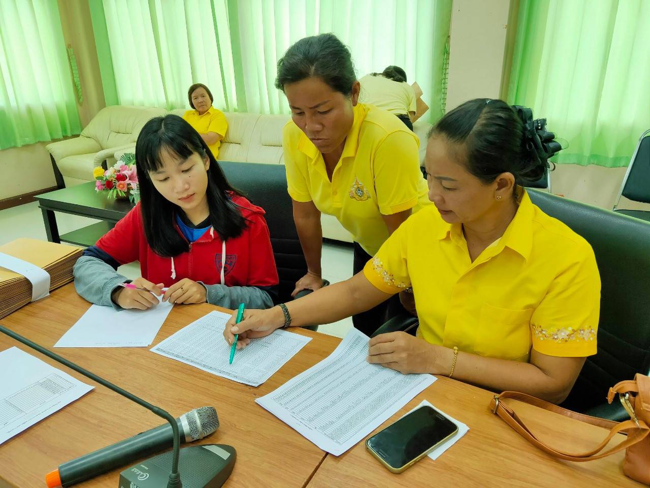 พช.หนองคาย เตรียมความพร้อมกิจกรรมการคัดเลือกคนกองทุนพัฒนาบทบาทสตรีดีเด่นระดับเขตตรวจราชการกรมการพัฒนาชุมชน ในพื้นที่อำเภอโพนพิสัย