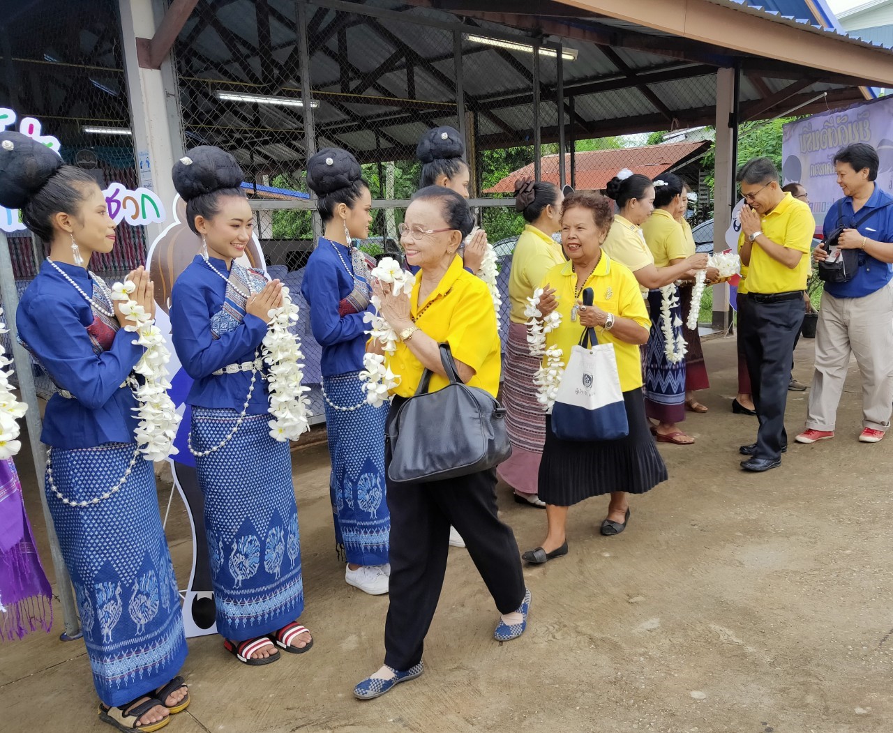 พช.หนองคาย นำส่วนราชการ ภาคเอกชน ท่องเที่ยวเชิงประเพณีวัฒนธรรมโดยชุมชน ณ บ้านโคกซวก อำเภอศรีเชียงใหม่ ตามโครงการ “ยกระดับการท่องเที่ยวเชิงประเพณีวัฒนธรรม กิจกรรมพัฒนายกระดับการท่องเที่ยวเชิงประเพณีวัฒนธรรม (ภาคตะวันออกเฉียงเหนือ)”