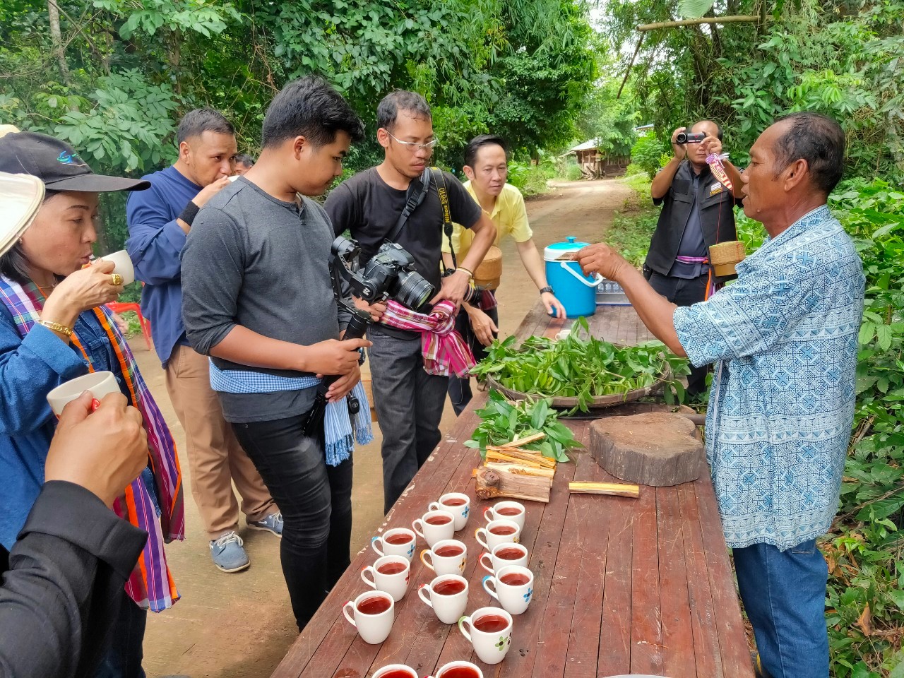 พช.หนองคาย นำส่วนราชการ ภาคเอกชน ท่องเที่ยวเชิงประเพณีวัฒนธรรมโดยชุมชน ณ บ้านจับไม้ อำเภอเฝ้าไร่ ตามโครงการ “ยกระดับการท่องเที่ยวเชิงประเพณีวัฒนธรรม กิจกรรมพัฒนายกระดับการท่องเที่ยวเชิงประเพณีวัฒนธรรม (ภาคตะวันออกเฉียงเหนือ)”