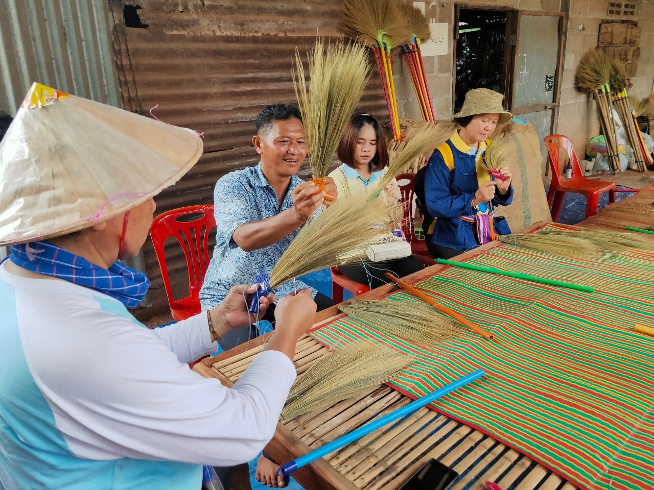 พช.หนองคาย นำส่วนราชการ ภาคเอกชน ท่องเที่ยวเชิงประเพณีวัฒนธรรมโดยชุมชน ณ บ้านจับไม้ อำเภอเฝ้าไร่ ตามโครงการ “ยกระดับการท่องเที่ยวเชิงประเพณีวัฒนธรรม กิจกรรมพัฒนายกระดับการท่องเที่ยวเชิงประเพณีวัฒนธรรม (ภาคตะวันออกเฉียงเหนือ)”