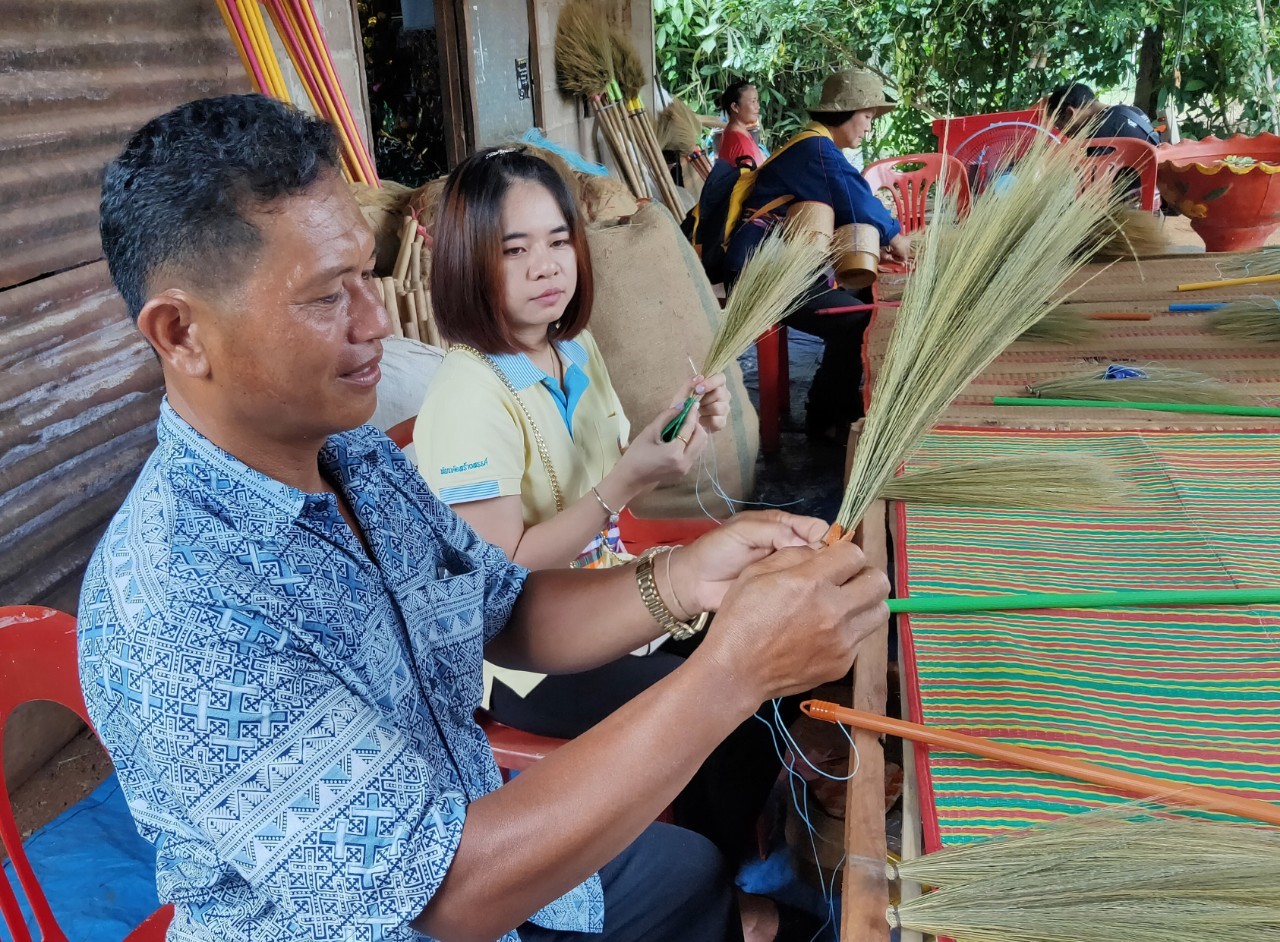 พช.หนองคาย นำส่วนราชการ ภาคเอกชน ท่องเที่ยวเชิงประเพณีวัฒนธรรมโดยชุมชน ณ บ้านจับไม้ อำเภอเฝ้าไร่ ตามโครงการ “ยกระดับการท่องเที่ยวเชิงประเพณีวัฒนธรรม กิจกรรมพัฒนายกระดับการท่องเที่ยวเชิงประเพณีวัฒนธรรม (ภาคตะวันออกเฉียงเหนือ)”