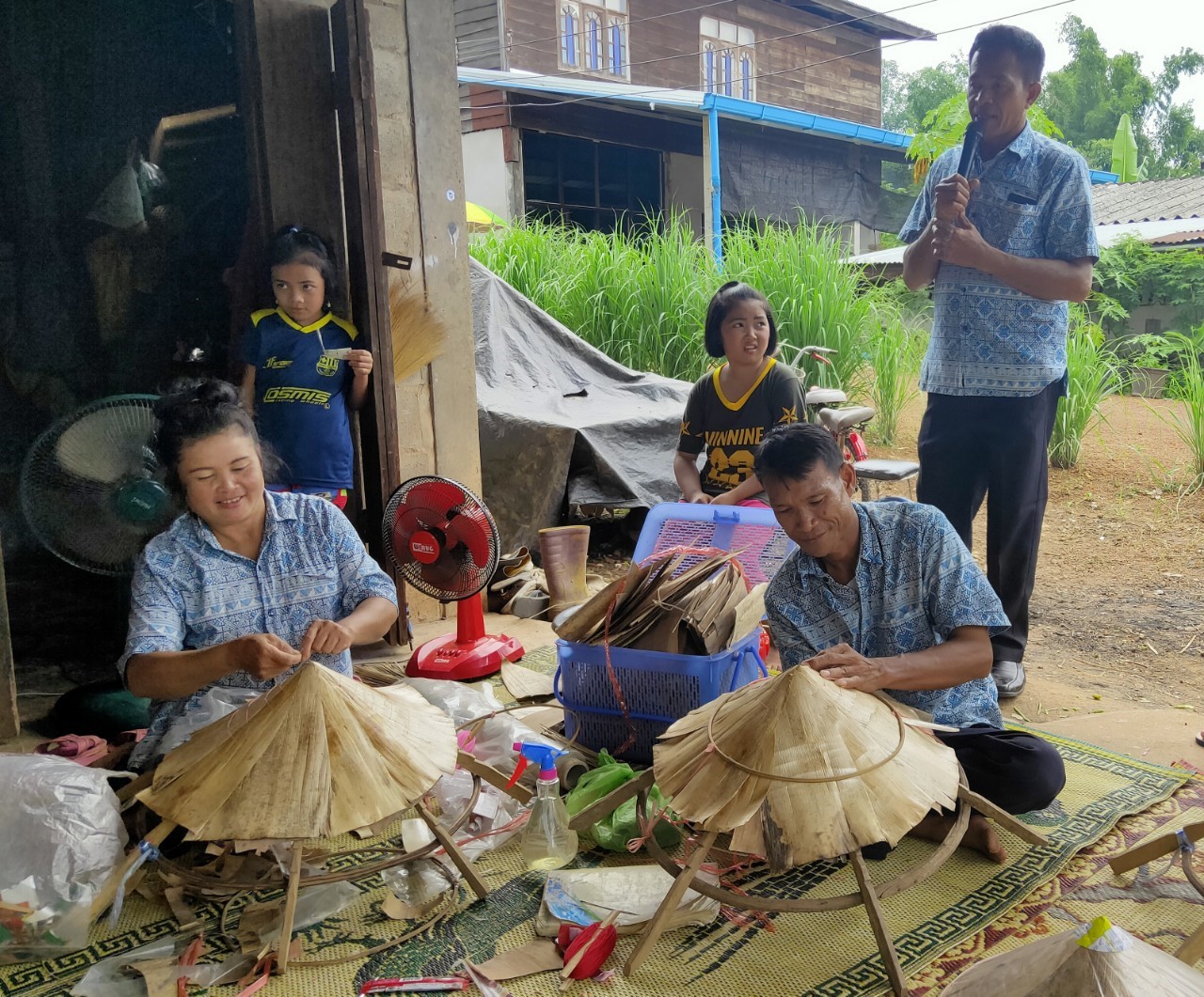 พช.หนองคาย นำส่วนราชการ ภาคเอกชน ท่องเที่ยวเชิงประเพณีวัฒนธรรมโดยชุมชน ณ บ้านจับไม้ อำเภอเฝ้าไร่ ตามโครงการ “ยกระดับการท่องเที่ยวเชิงประเพณีวัฒนธรรม กิจกรรมพัฒนายกระดับการท่องเที่ยวเชิงประเพณีวัฒนธรรม (ภาคตะวันออกเฉียงเหนือ)”